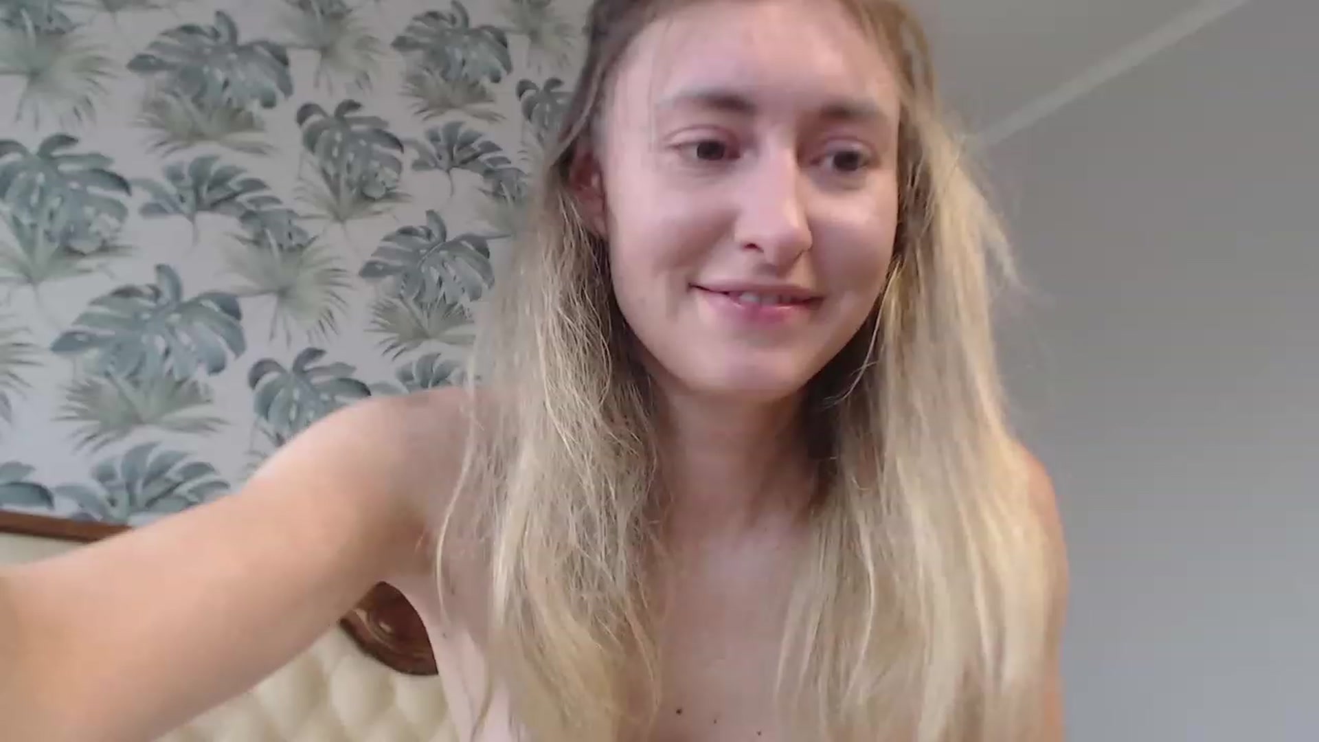 Gallery image thumbnail from Veronica_4u's myfreecams stream on, 09/14/2023, 14:54 image 10 of 20