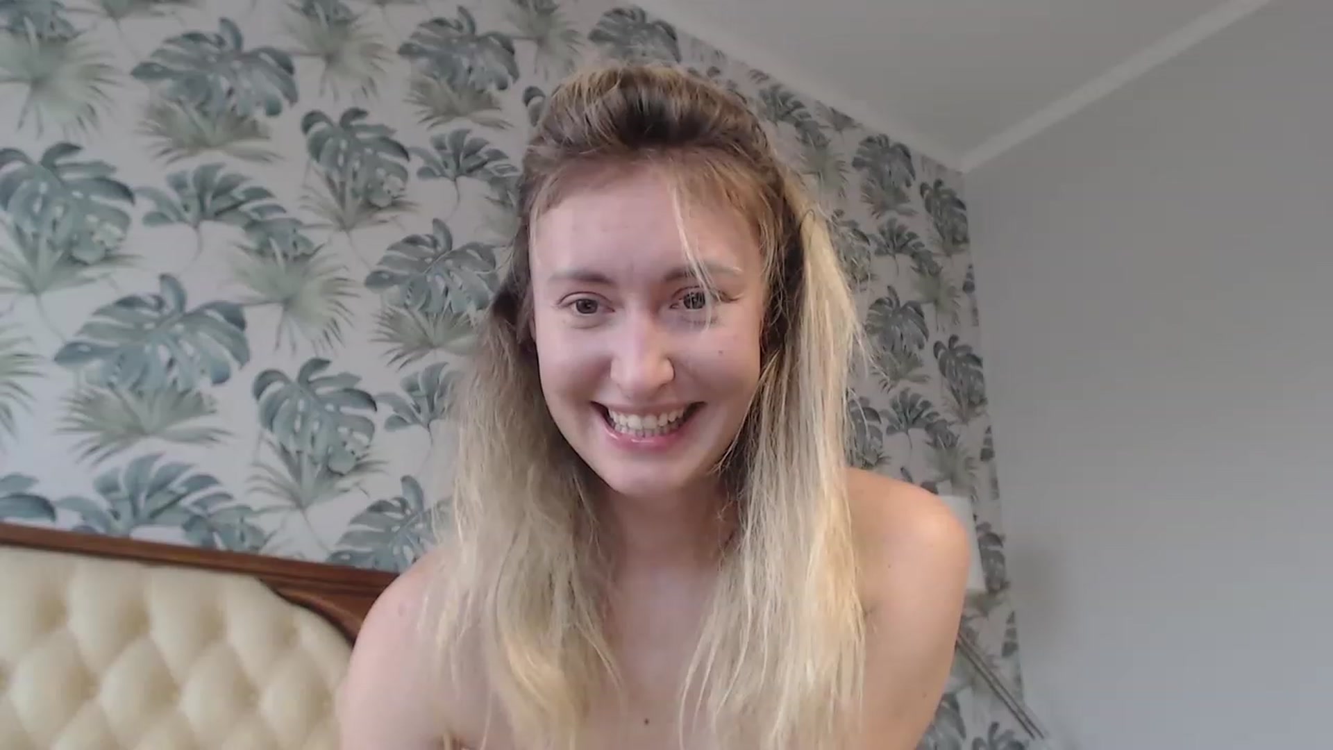 Gallery image thumbnail from Veronica_4u's myfreecams stream on, 09/14/2023, 14:54 image 8 of 20