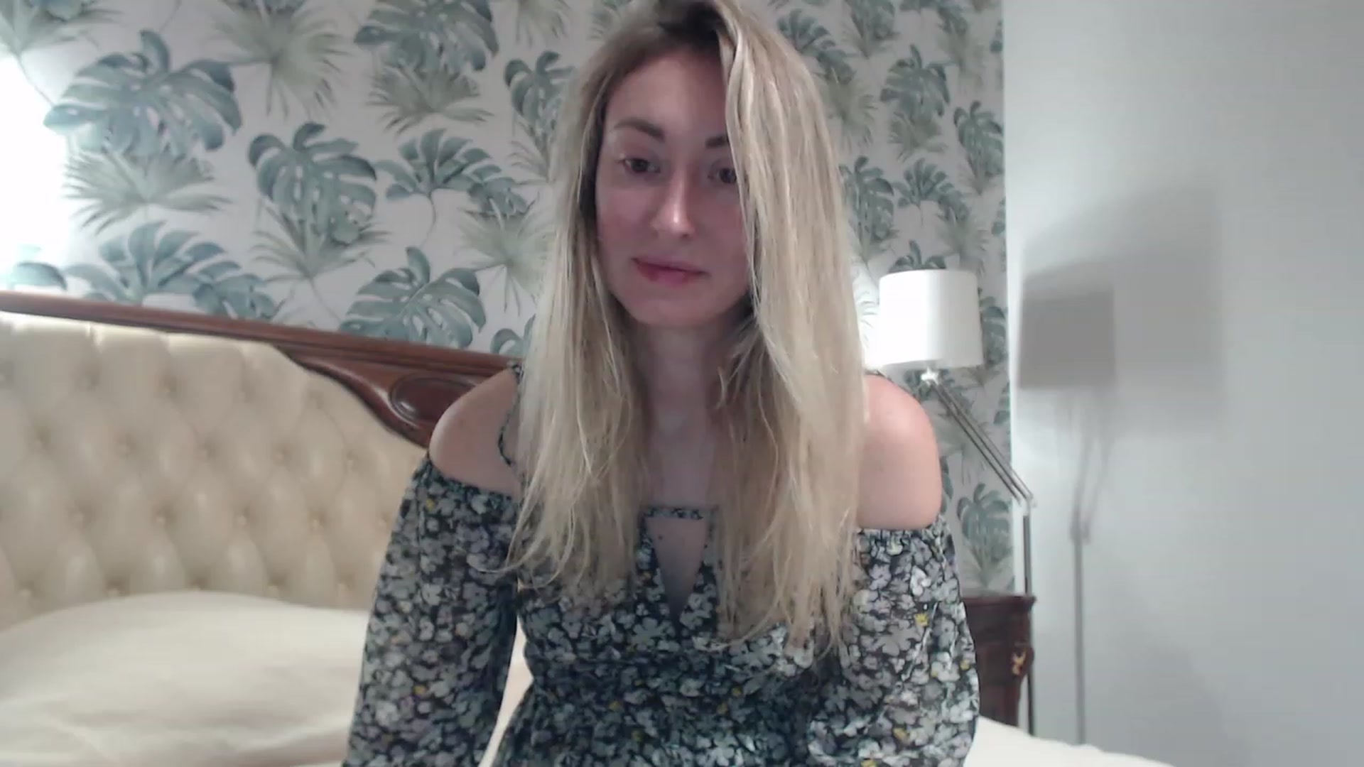 Gallery image thumbnail from Veronica_4u's myfreecams stream on, 09/20/2023, 18:14 image 1 of 20