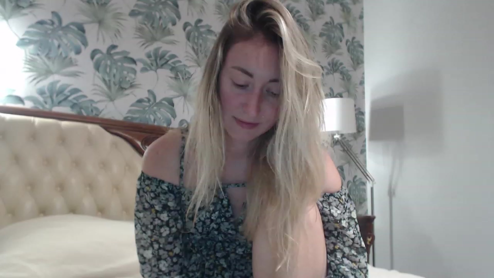 Gallery image thumbnail from Veronica_4u's myfreecams stream on, 09/20/2023, 18:14 image 16 of 20