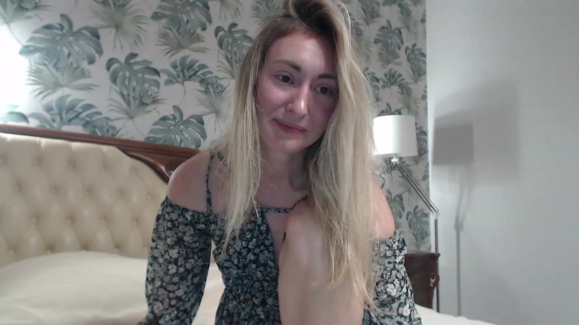 Gallery image thumbnail from Veronica_4u's myfreecams stream on, 09/20/2023, 18:14 image 12 of 20