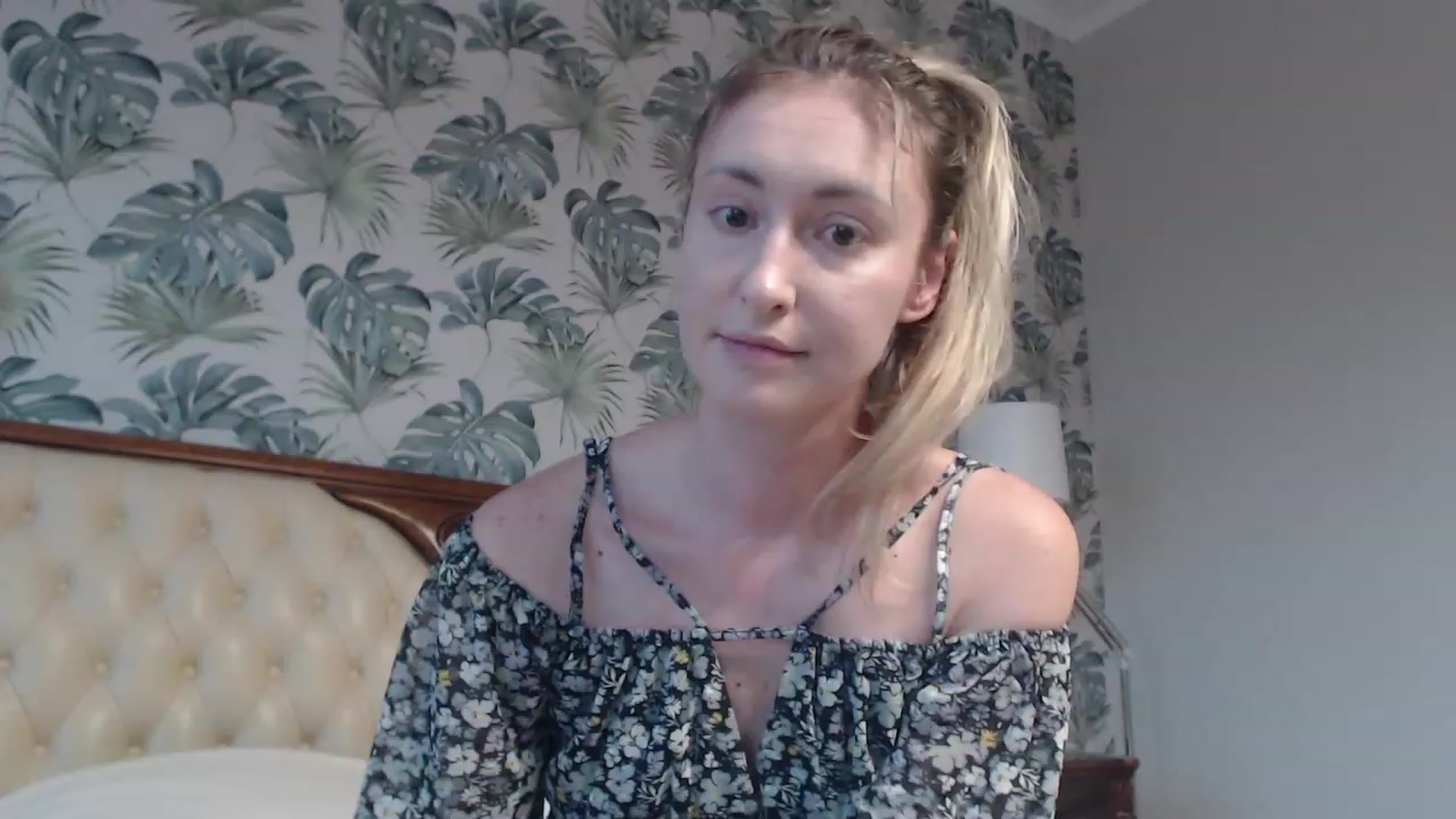 Gallery image thumbnail from Veronica_4u's myfreecams stream on, 09/22/2023, 15:55 image 1 of 20