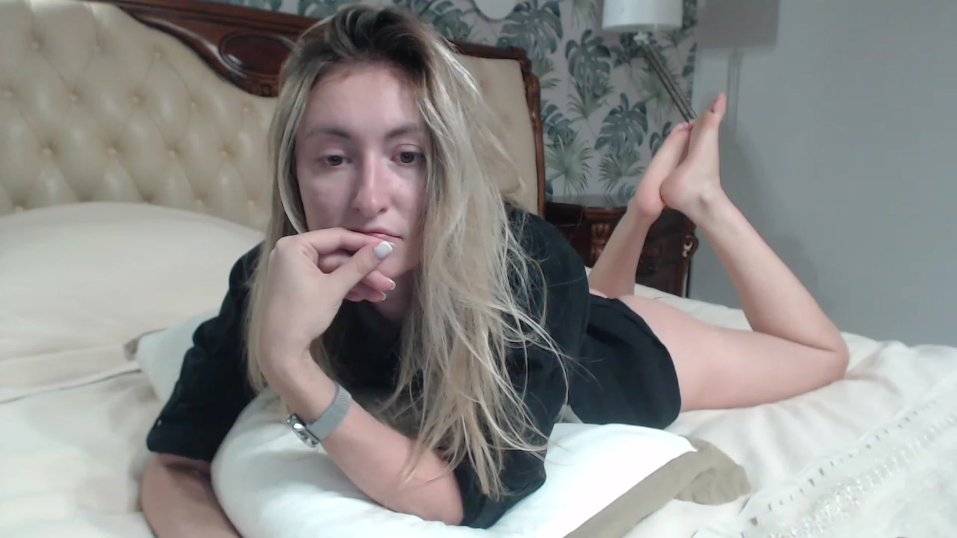 Gallery image thumbnail from Veronica_4u's myfreecams stream on, 09/28/2023, 16:51 image 5 of 20