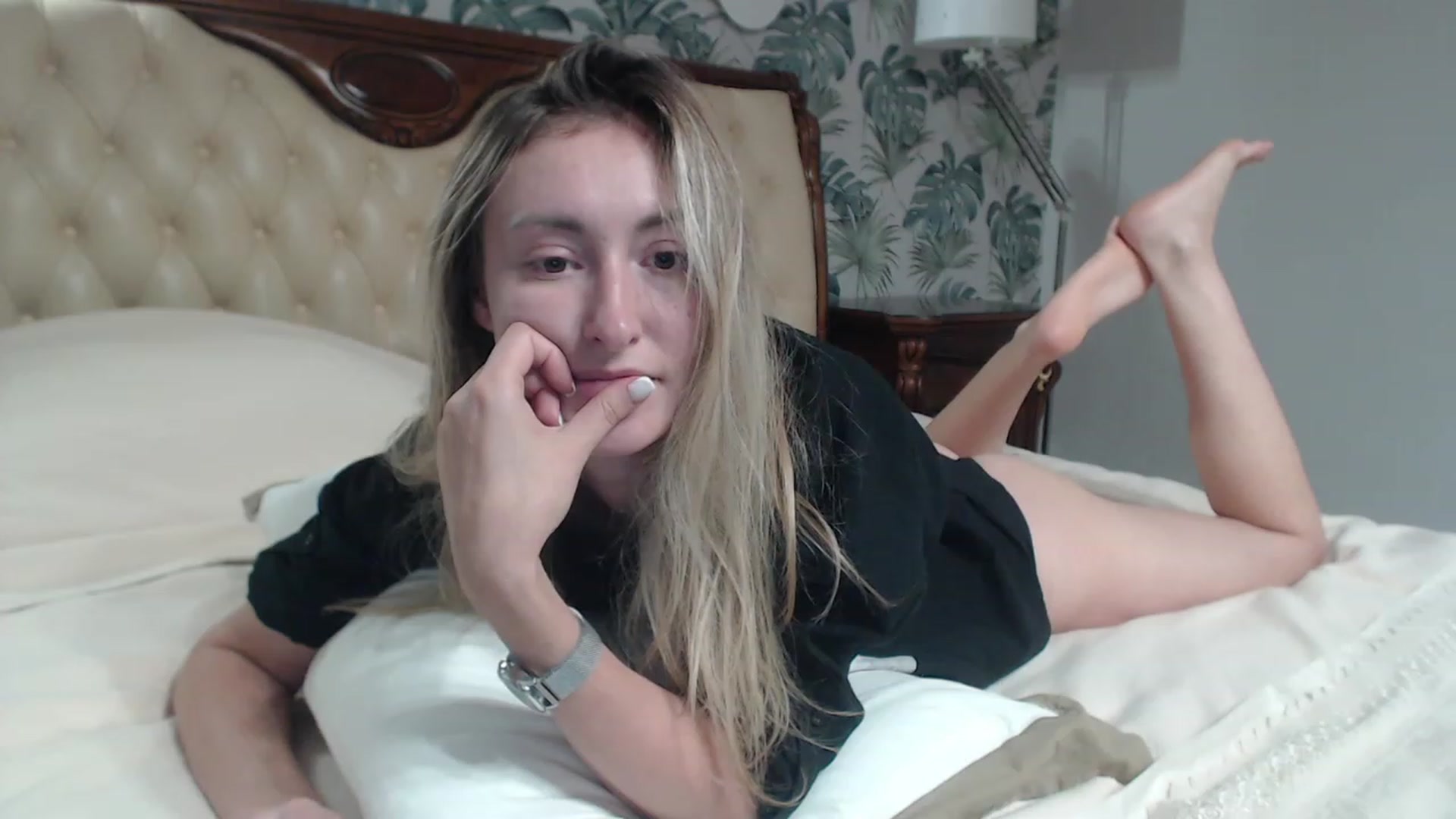 Gallery image thumbnail from Veronica_4u's myfreecams stream on, 09/28/2023, 16:51 image 15 of 20