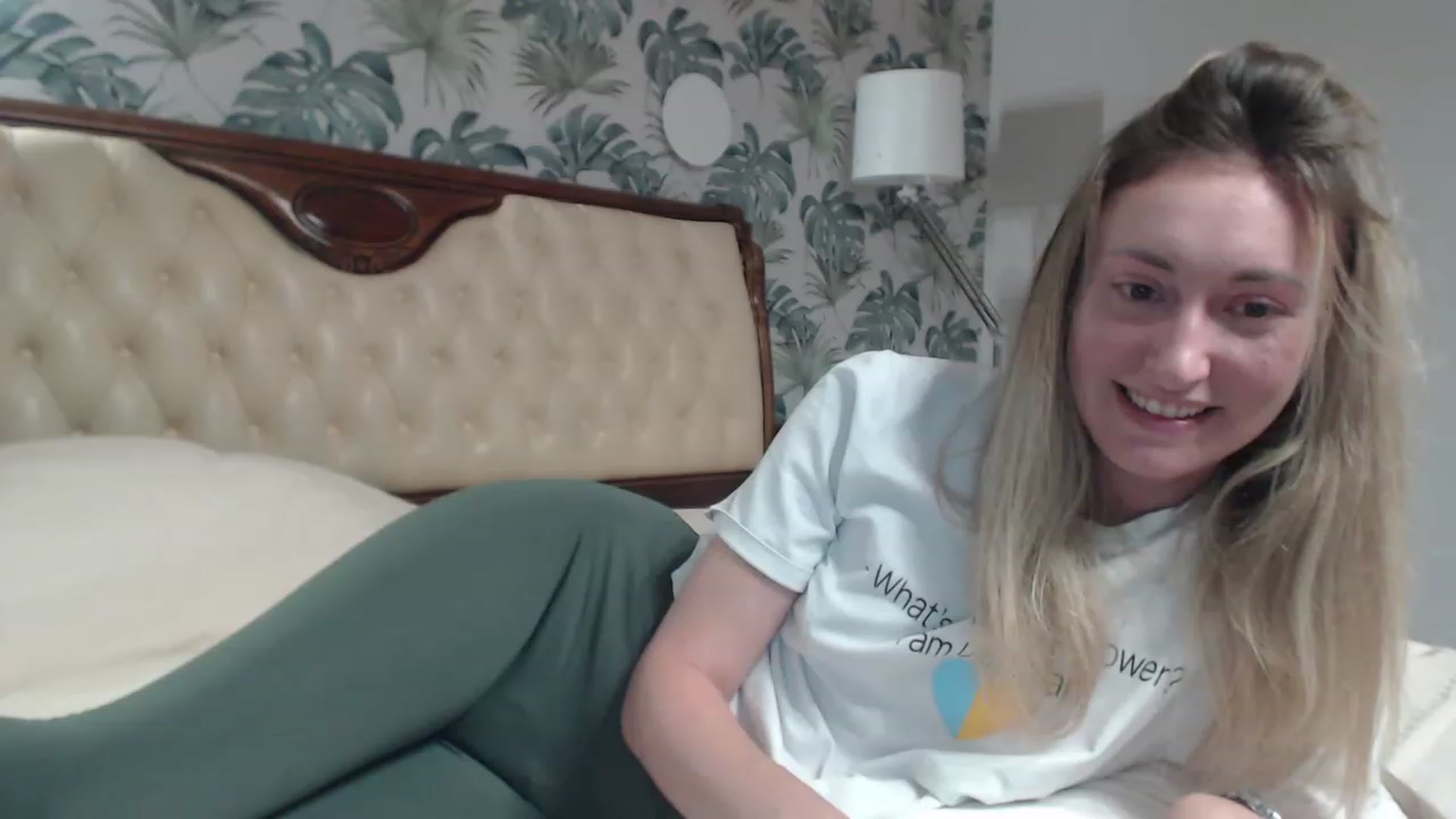 Gallery image thumbnail from Veronica_4u's myfreecams stream on, 10/05/2023, 18:14 image 9 of 20