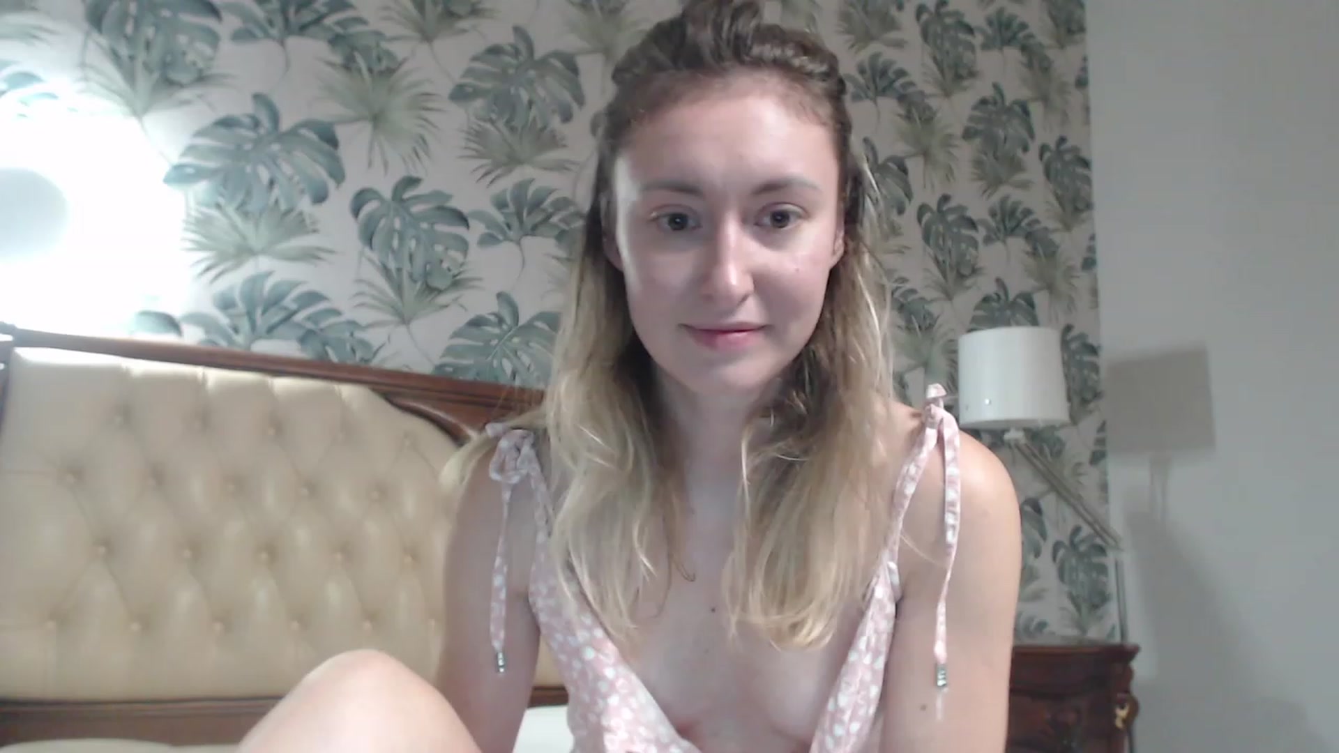 Gallery image thumbnail from Veronica_4u's myfreecams stream on, 10/20/2023, 16:35 image 11 of 20