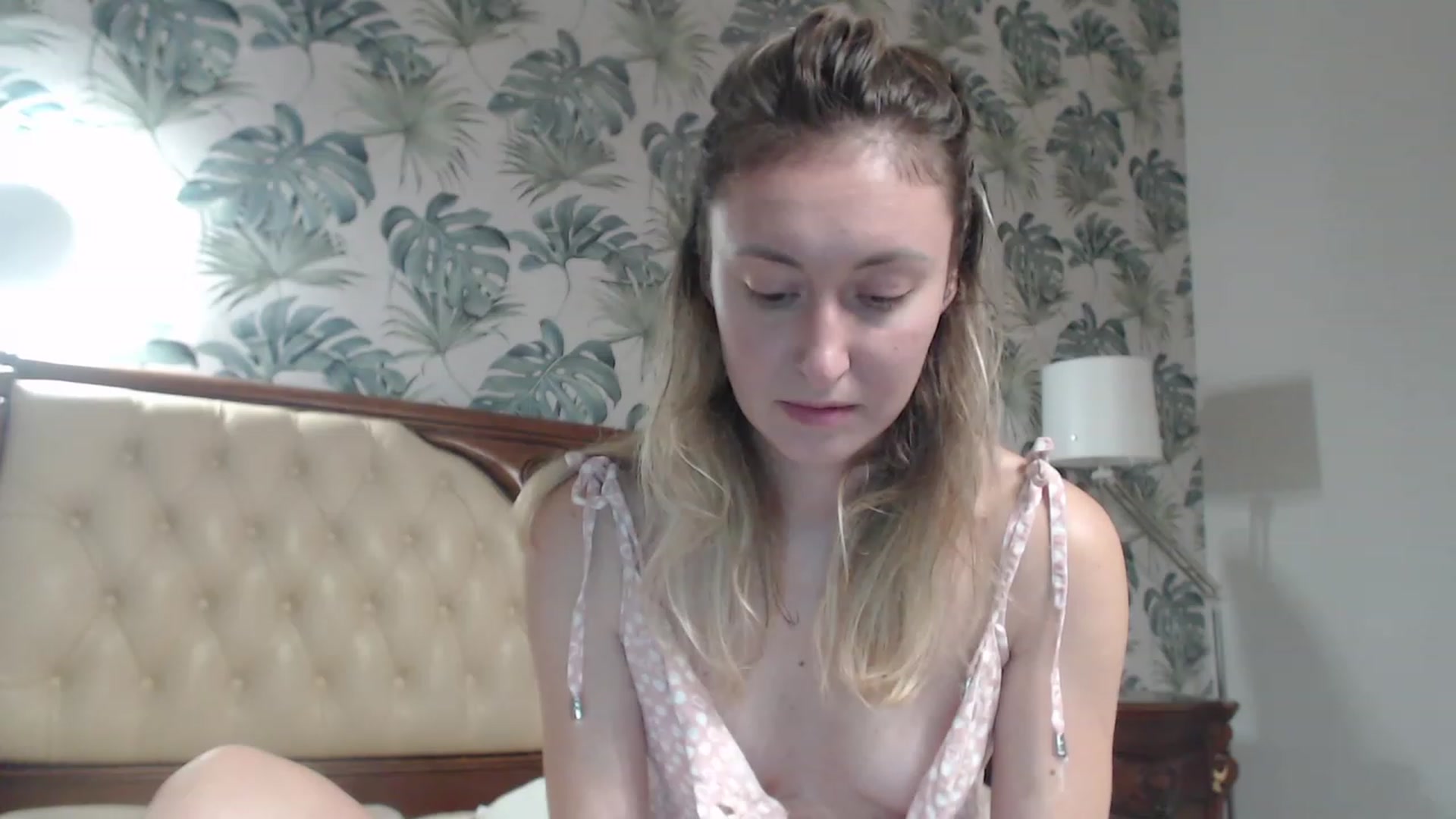 Gallery image thumbnail from Veronica_4u's myfreecams stream on, 10/20/2023, 16:35 image 12 of 20