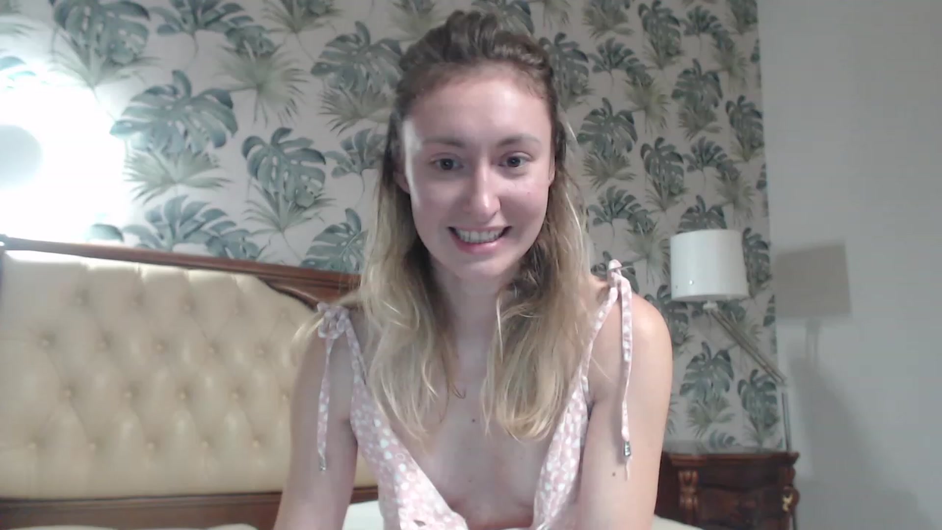 Gallery image thumbnail from Veronica_4u's myfreecams stream on, 10/20/2023, 16:35 image 10 of 20