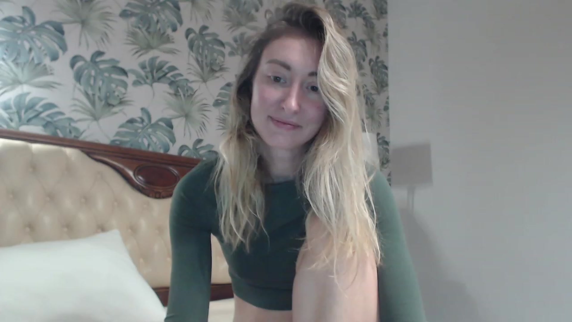 Gallery image thumbnail from Veronica_4u's myfreecams stream on, 10/23/2023, 16:04 image 15 of 20