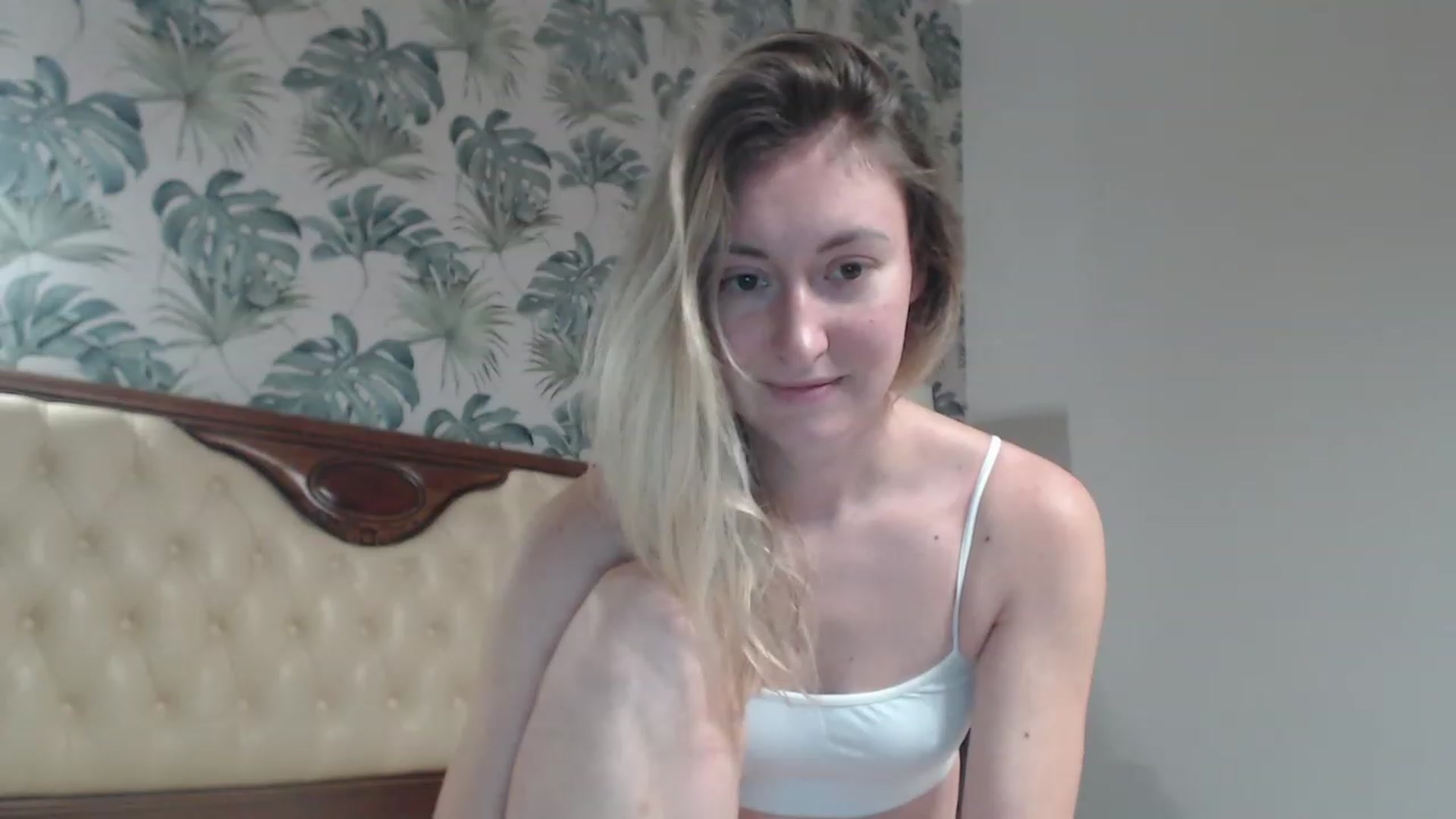 Gallery image thumbnail from Veronica_4u's myfreecams stream on, 10/28/2023, 15:49 image 16 of 20