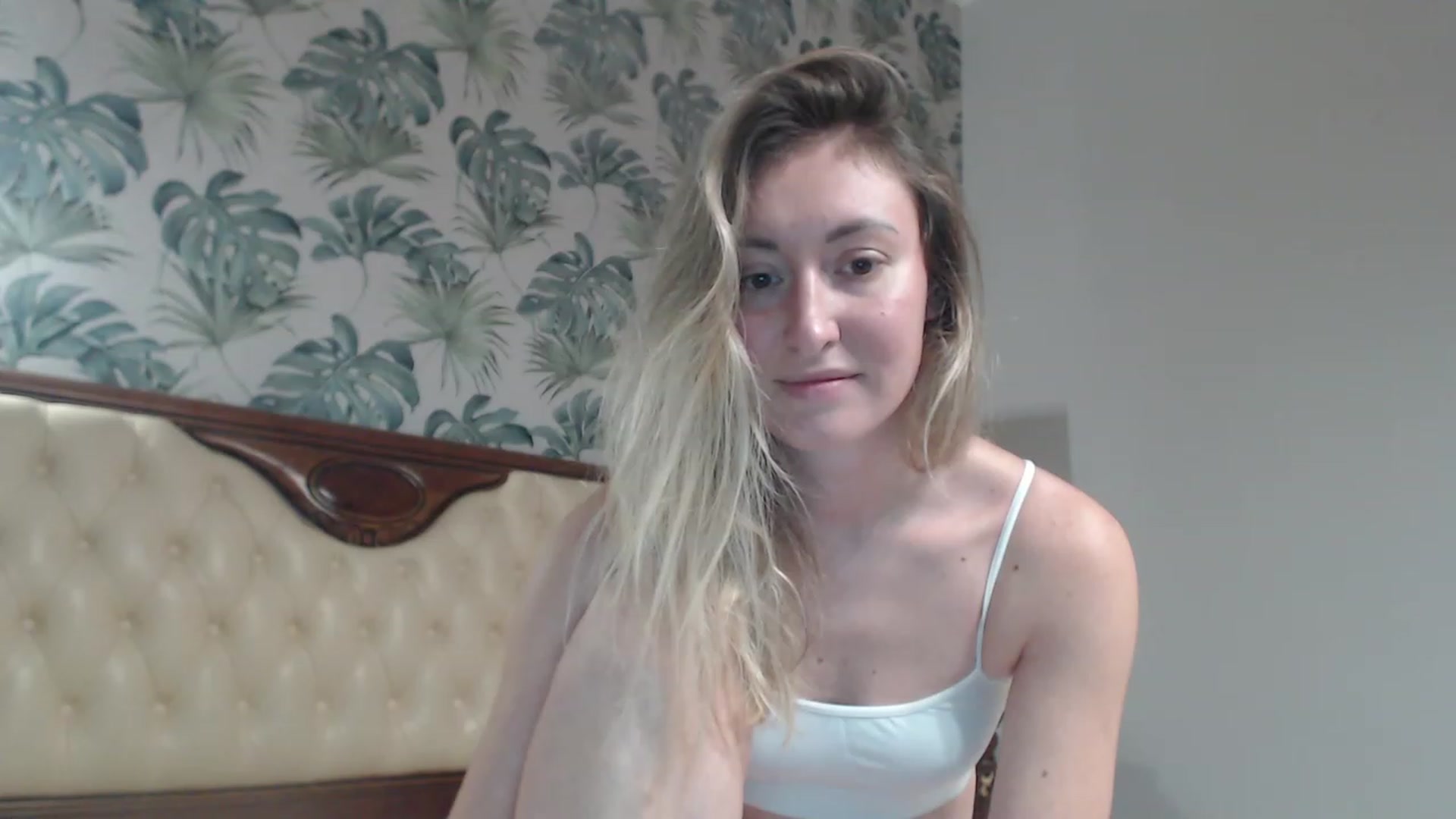 Gallery image thumbnail from Veronica_4u's myfreecams stream on, 10/28/2023, 15:49 image 18 of 20