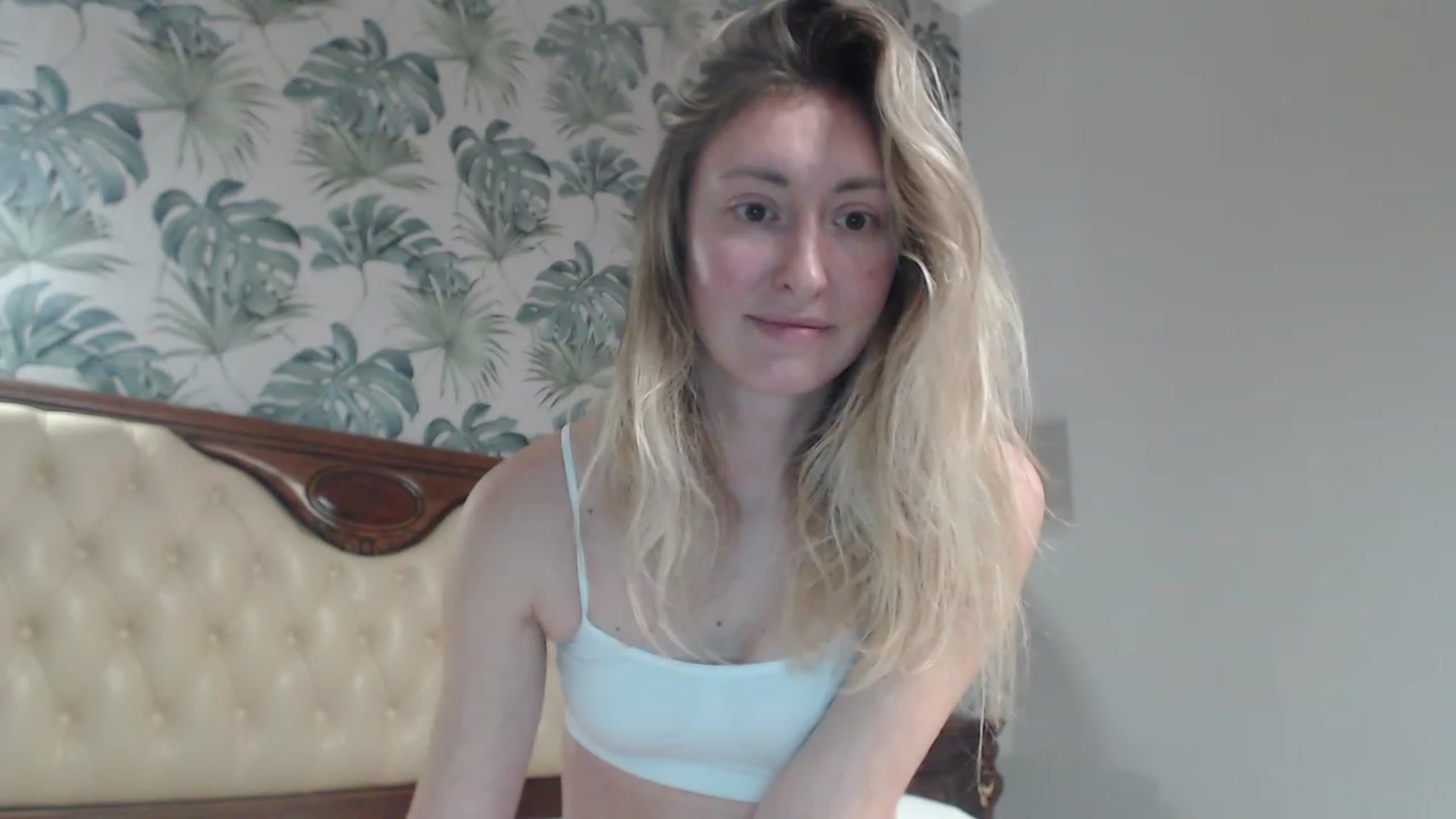 Gallery image thumbnail from Veronica_4u's myfreecams stream on, 10/28/2023, 15:49 image 20 of 20