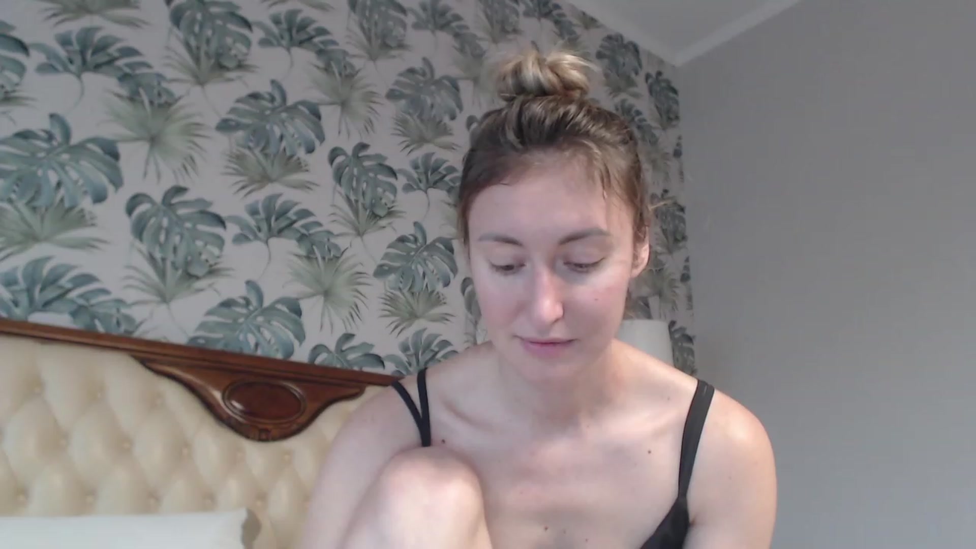 Gallery image thumbnail from Veronica_4u's myfreecams stream on, 11/04/2023, 08:56 image 2 of 20