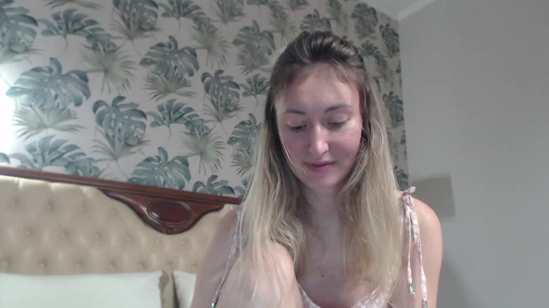 Gallery image thumbnail from Veronica_4u's myfreecams stream on, 11/06/2023, 17:31 image 3 of 20