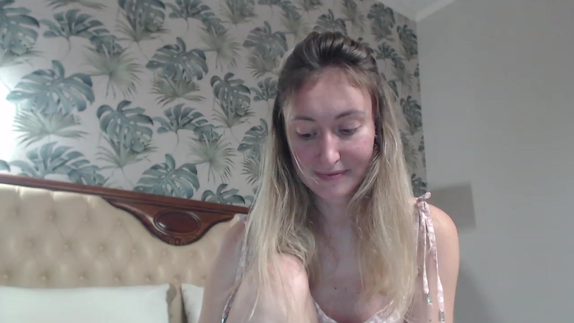 Gallery image thumbnail from Veronica_4u's myfreecams stream on, 11/06/2023, 17:31 image 2 of 20