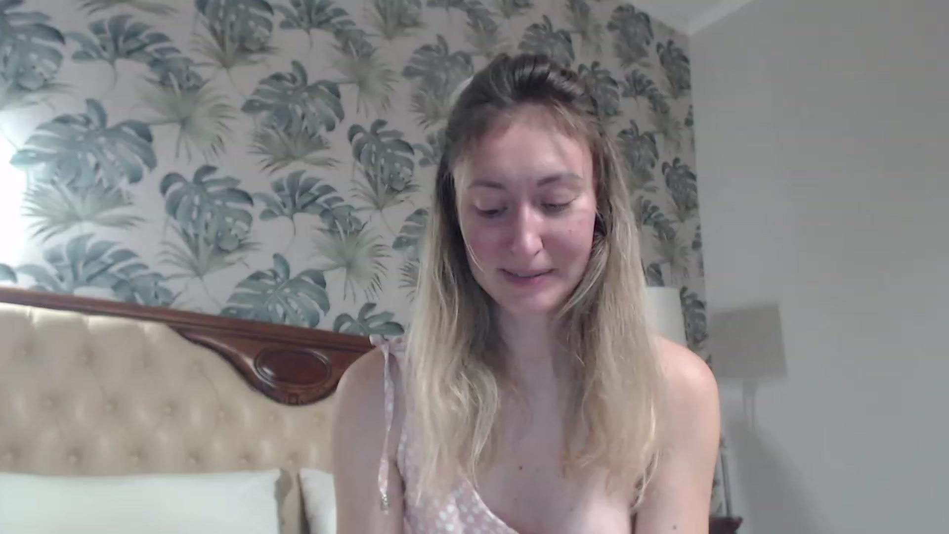 Gallery image thumbnail from Veronica_4u's myfreecams stream on, 11/06/2023, 17:31 image 9 of 20