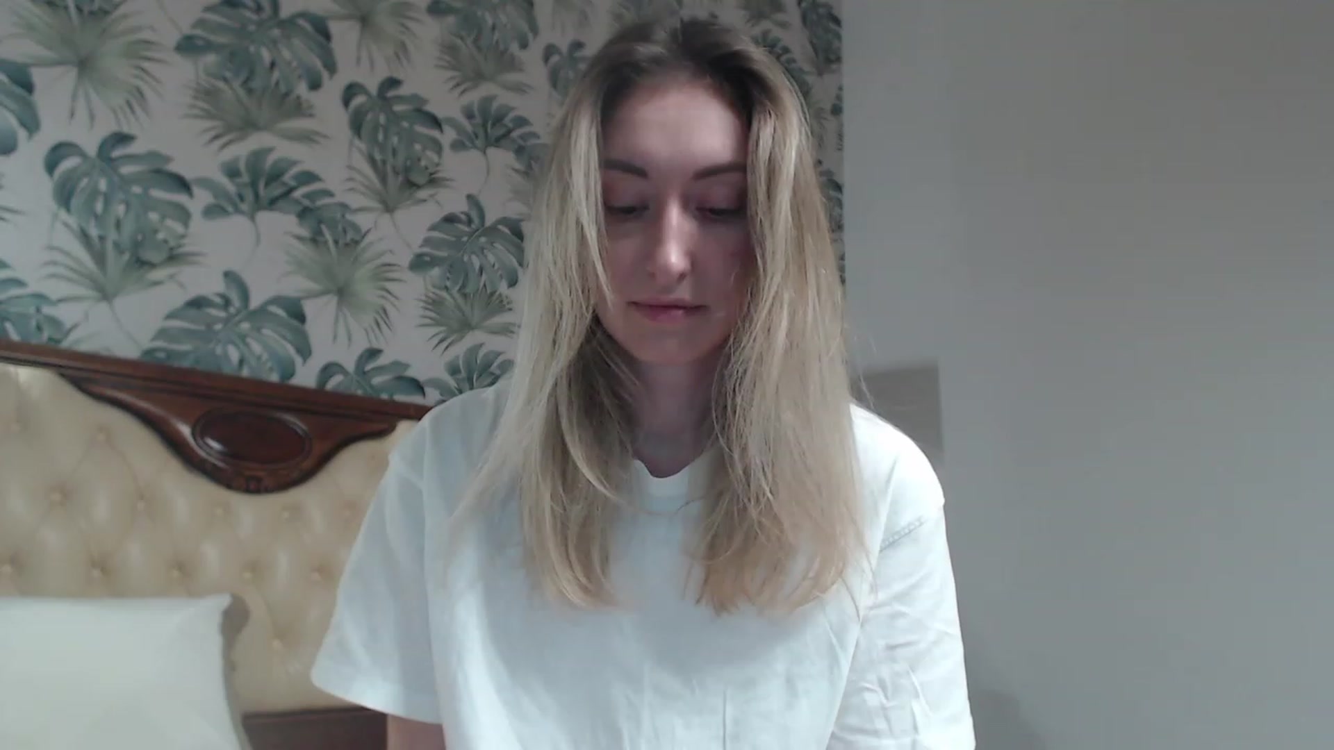 Gallery image thumbnail from Veronica_4u's myfreecams stream on, 11/09/2023, 18:09 image 13 of 20