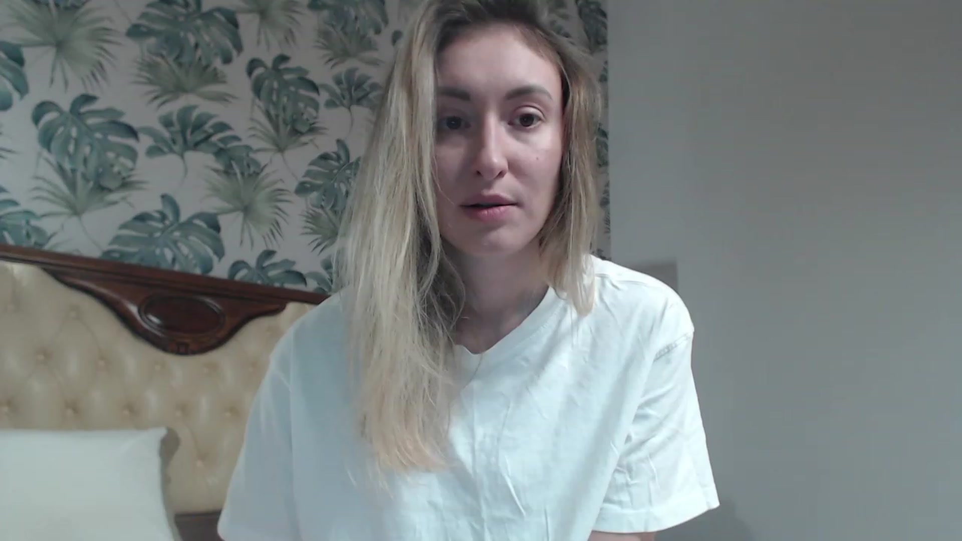 Gallery image thumbnail from Veronica_4u's myfreecams stream on, 11/09/2023, 18:09 image 16 of 20