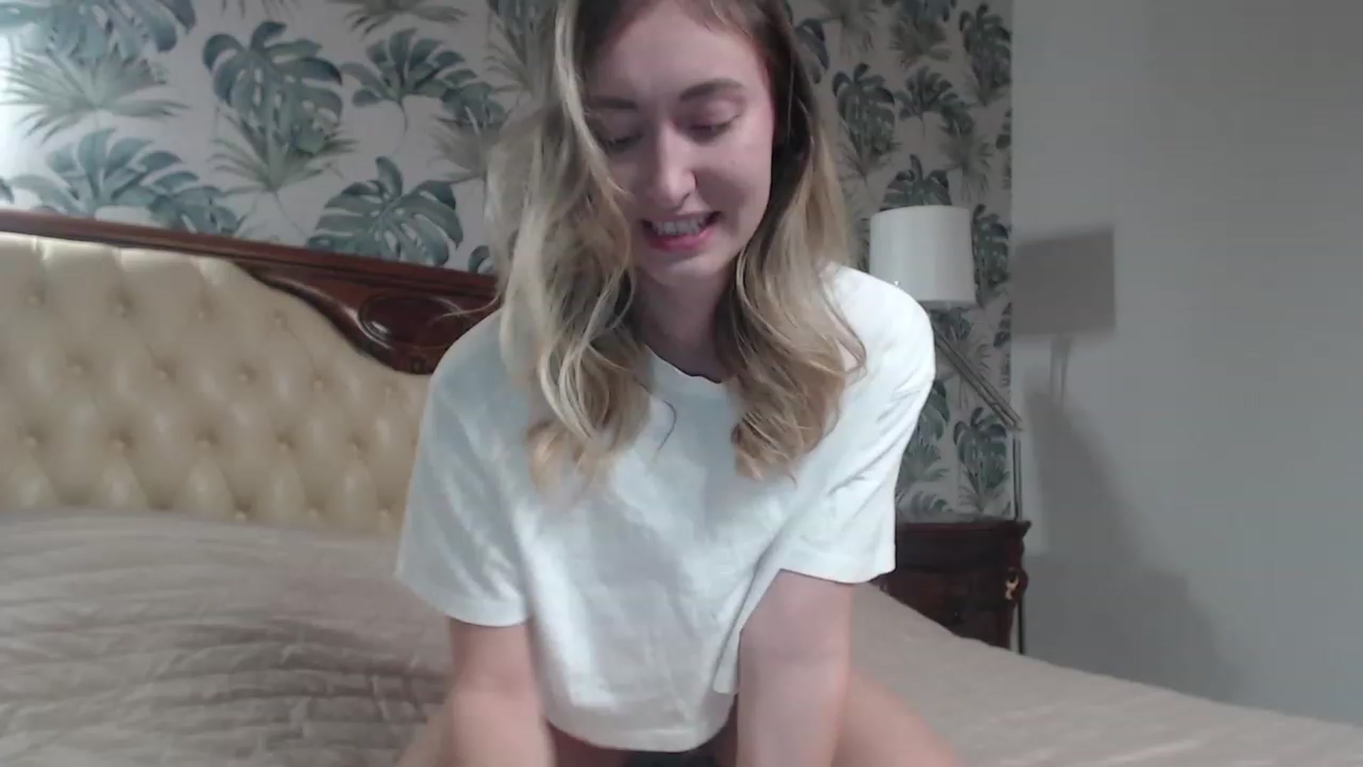 Gallery image thumbnail from Veronica_4u's myfreecams stream on, 11/16/2023, 17:59 image 7 of 20