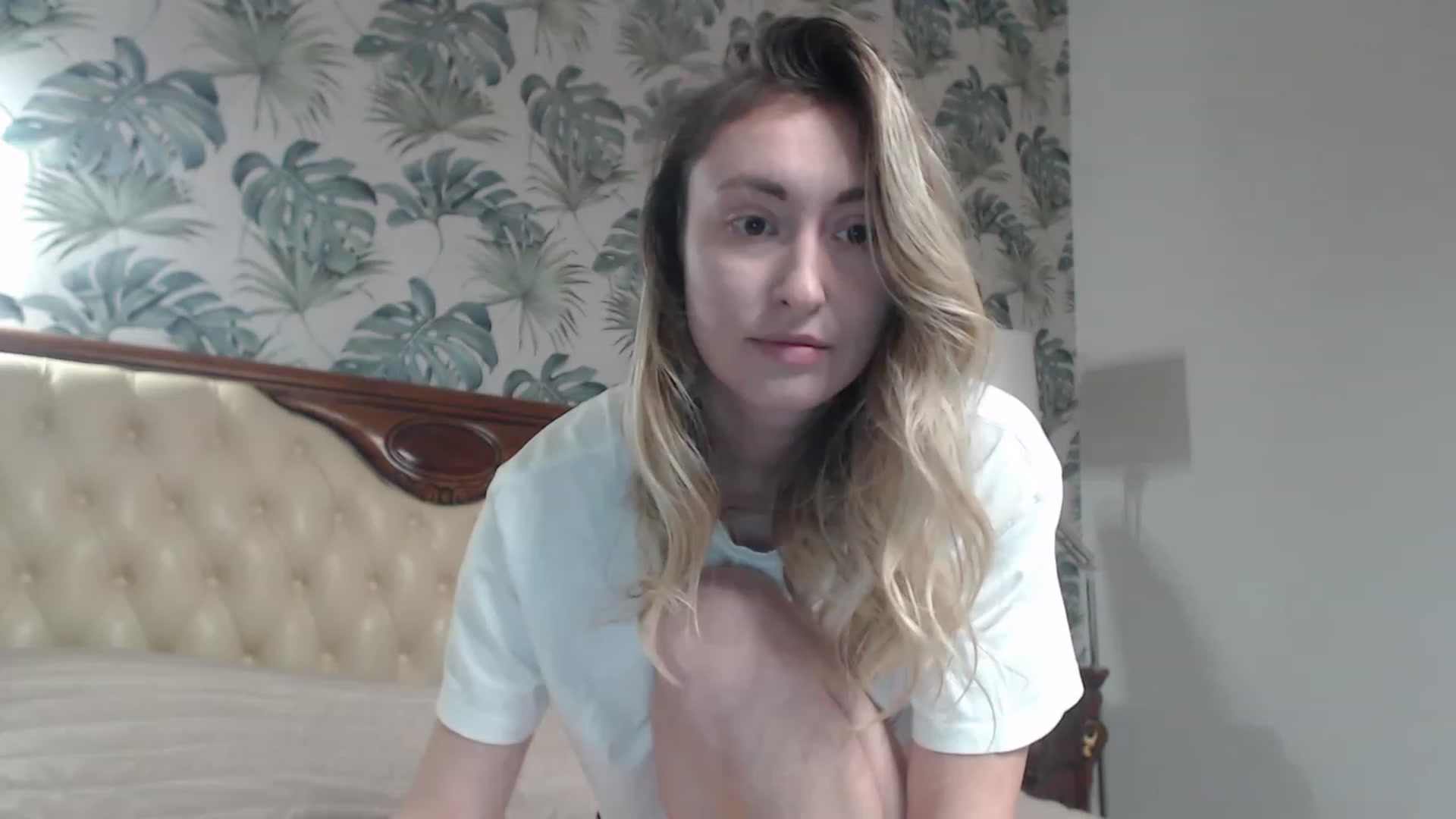 Gallery image thumbnail from Veronica_4u's myfreecams stream on, 11/16/2023, 17:59 image 18 of 20