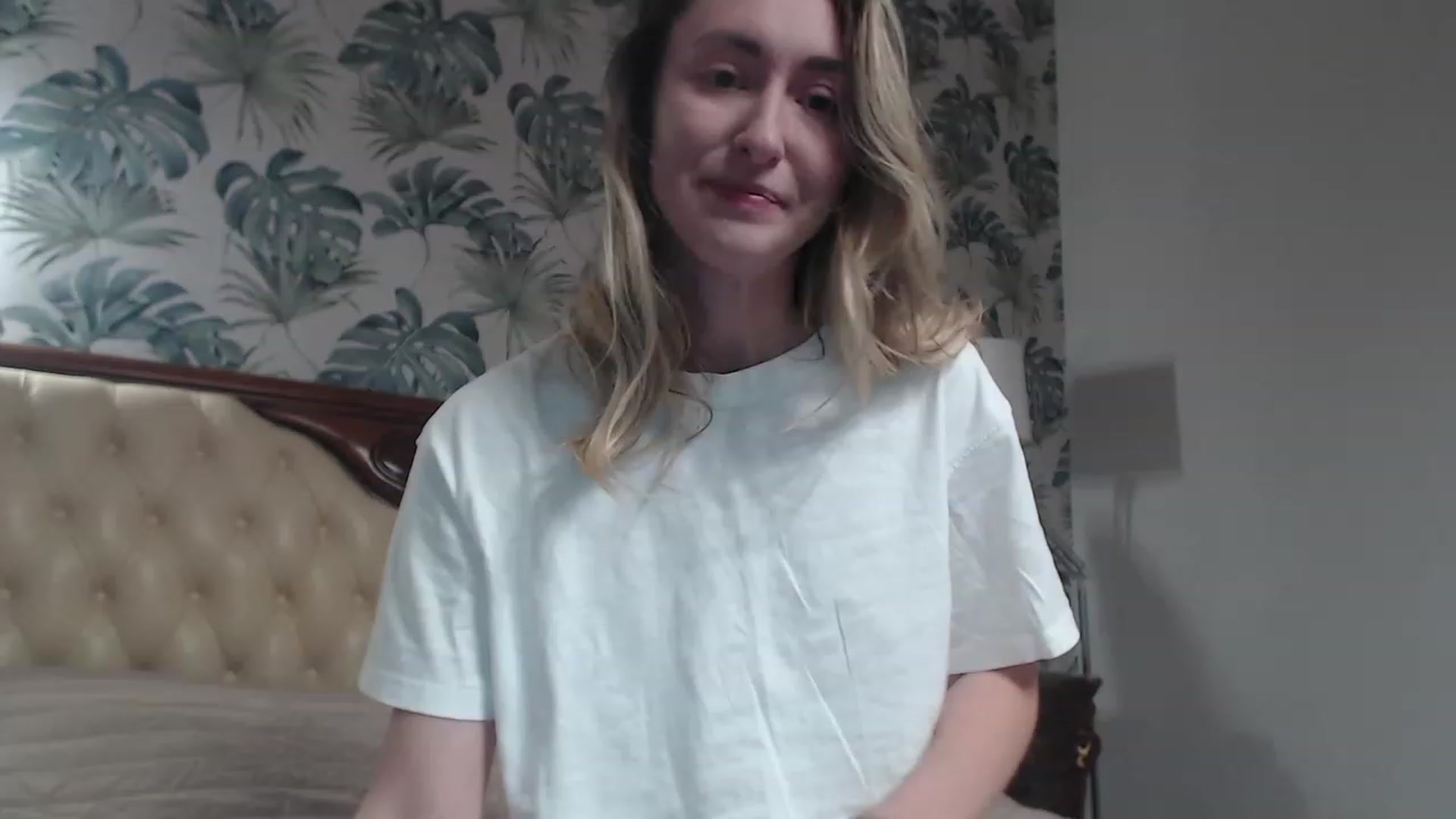 Gallery image thumbnail from Veronica_4u's myfreecams stream on, 11/16/2023, 17:59 image 4 of 20