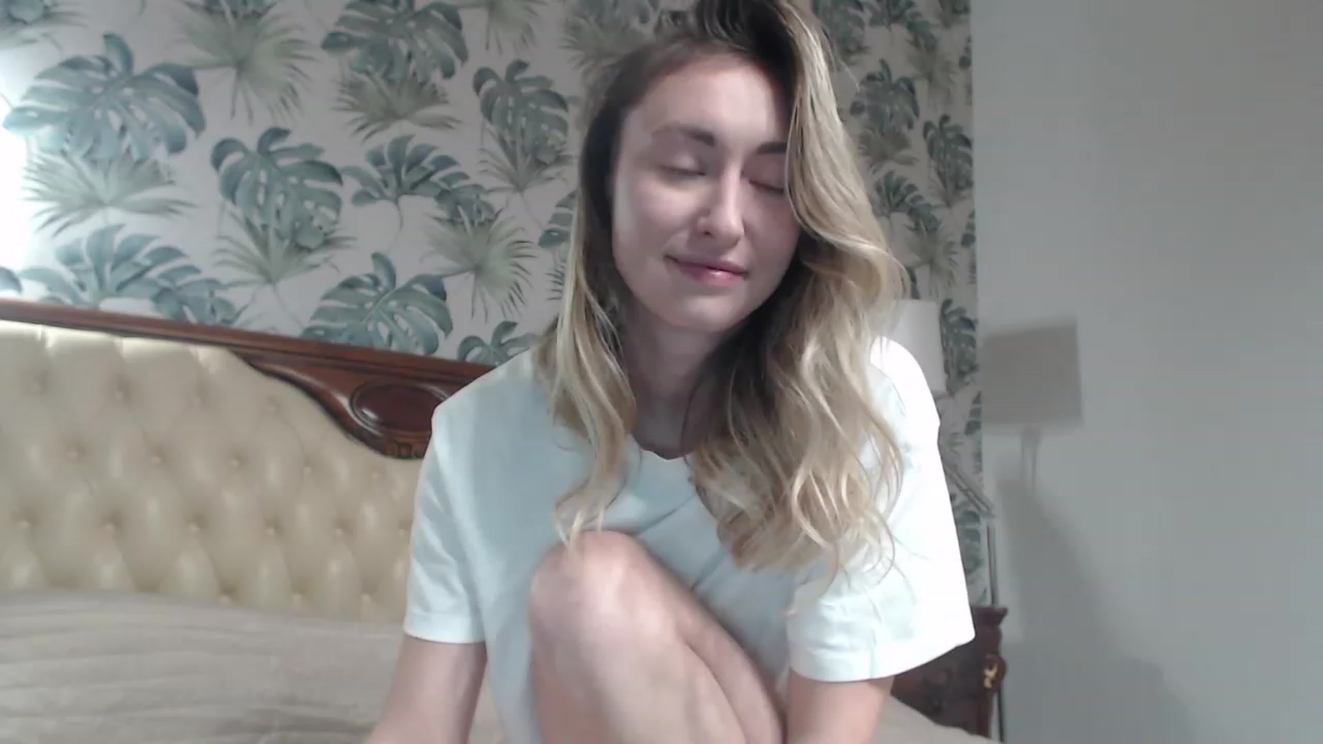 Gallery image thumbnail from Veronica_4u's myfreecams stream on, 11/16/2023, 17:59 image 12 of 20