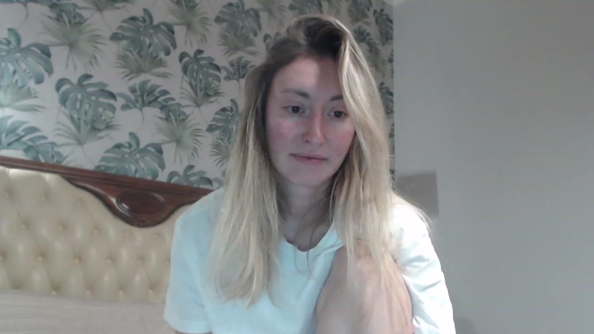 Gallery image thumbnail from Veronica_4u's myfreecams stream on, 11/17/2023, 17:40 image 5 of 20