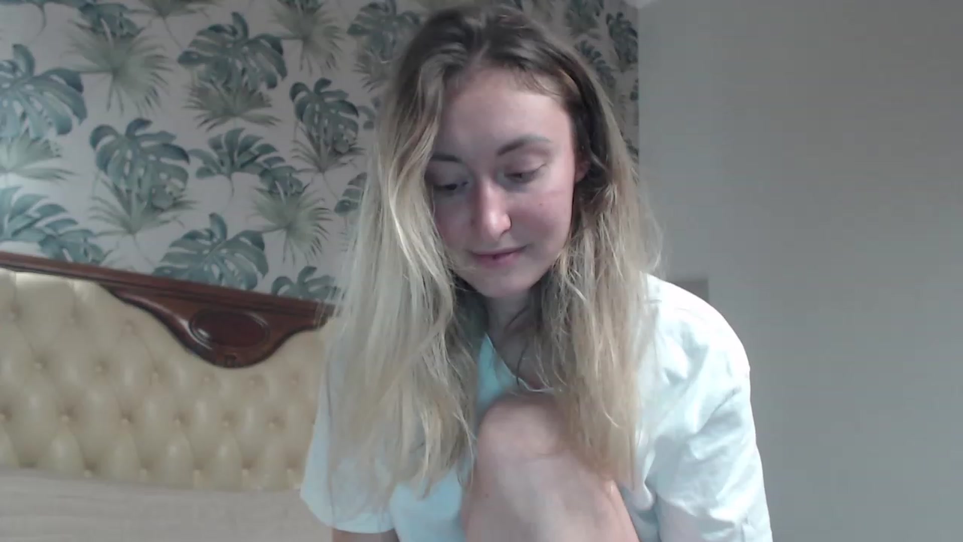 Gallery image thumbnail from Veronica_4u's myfreecams stream on, 11/17/2023, 17:40 image 3 of 20