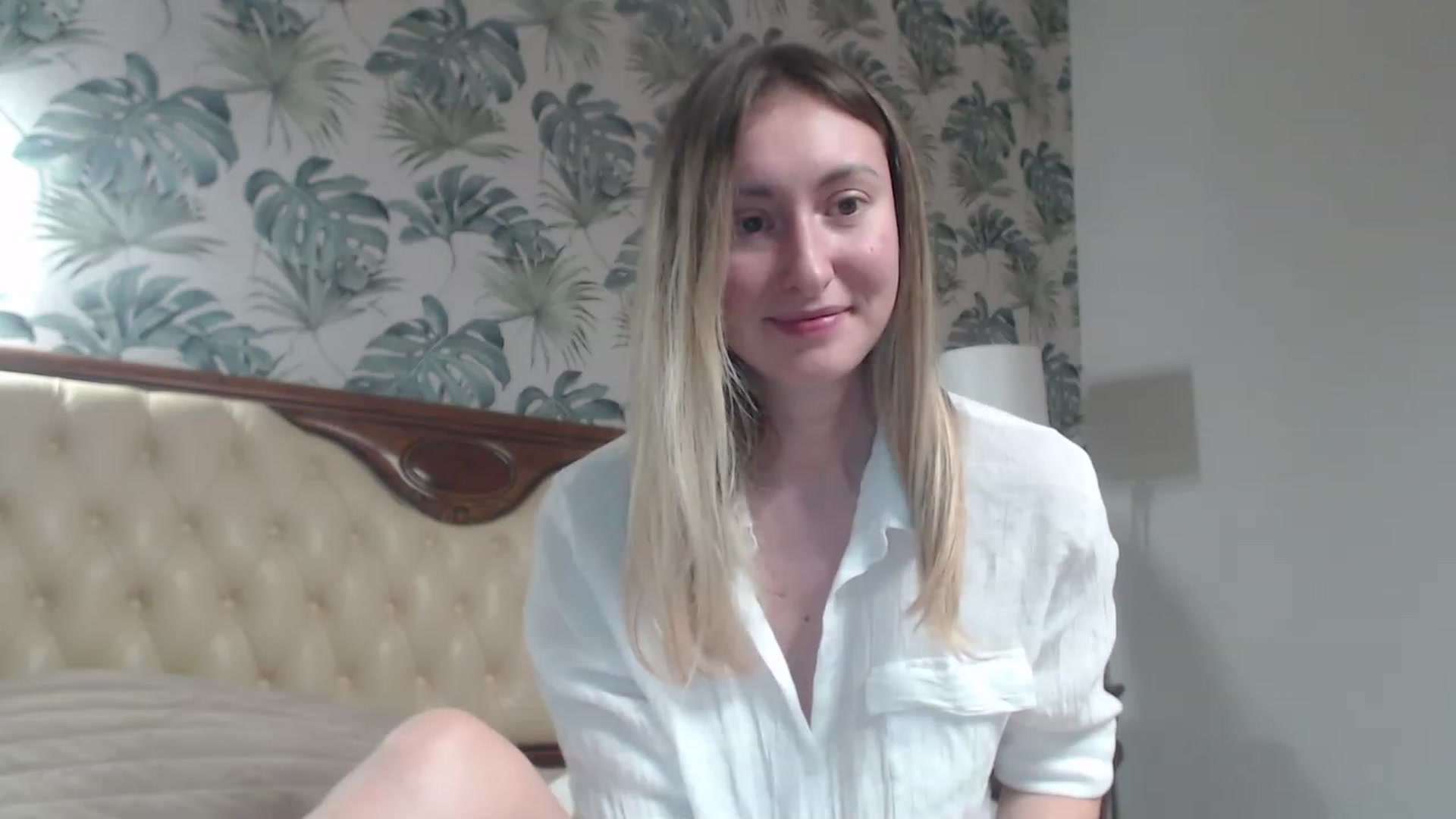 Gallery image thumbnail from Veronica_4u's myfreecams stream on, 11/20/2023, 17:27 image 14 of 20