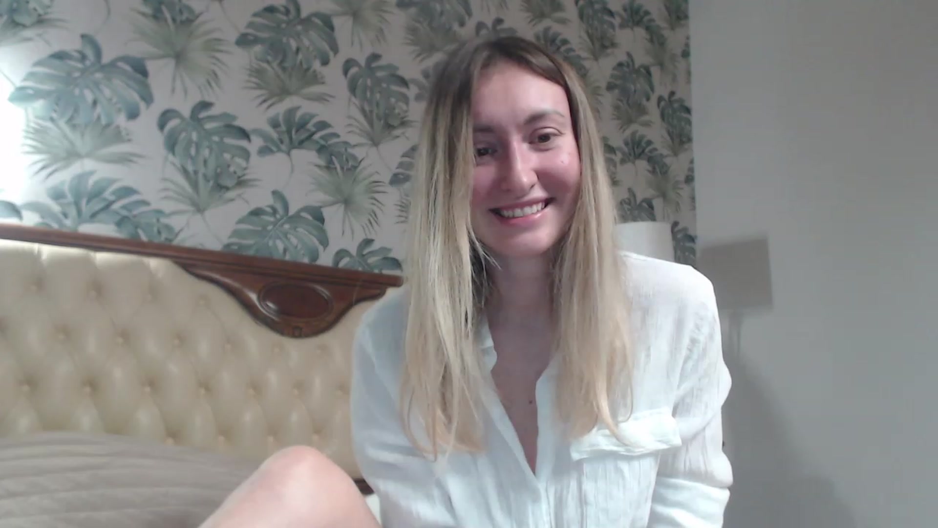 Gallery image thumbnail from Veronica_4u's myfreecams stream on, 11/20/2023, 17:27 image 9 of 20