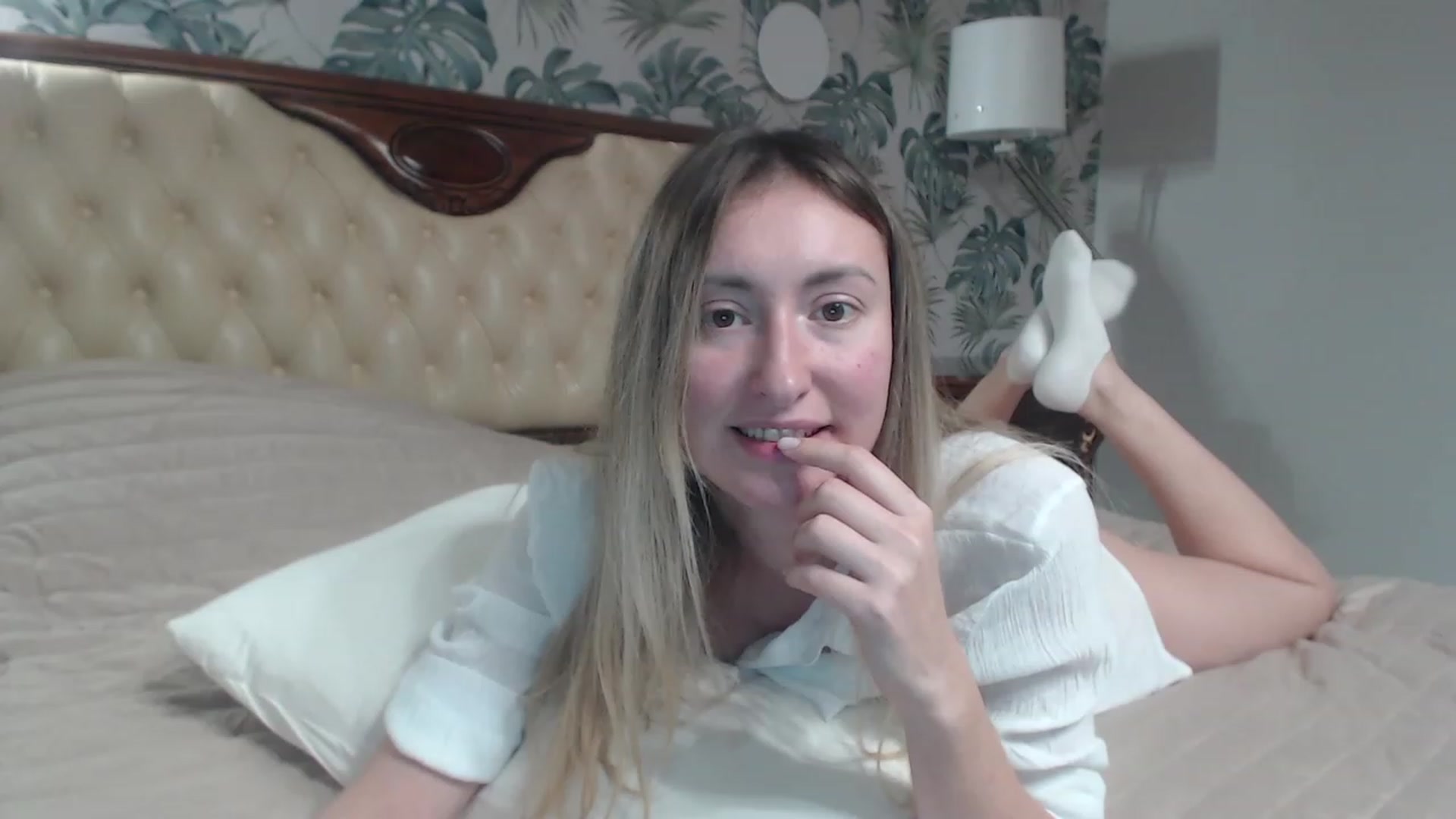 Gallery image thumbnail from Veronica_4u's myfreecams stream on, 11/20/2023, 17:27 image 1 of 20