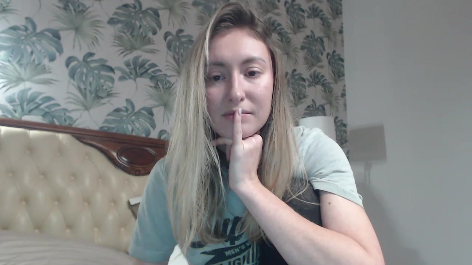 Gallery image thumbnail from Veronica_4u's myfreecams stream on, 12/01/2023, 16:29 image 17 of 20