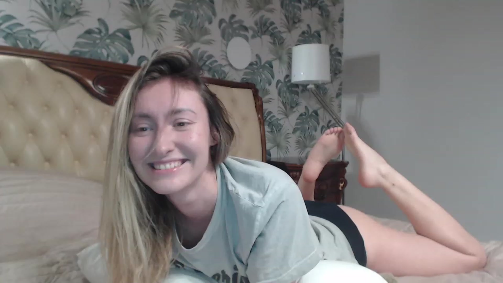 Gallery image thumbnail from Veronica_4u's myfreecams stream on, 12/01/2023, 17:17 image 7 of 20