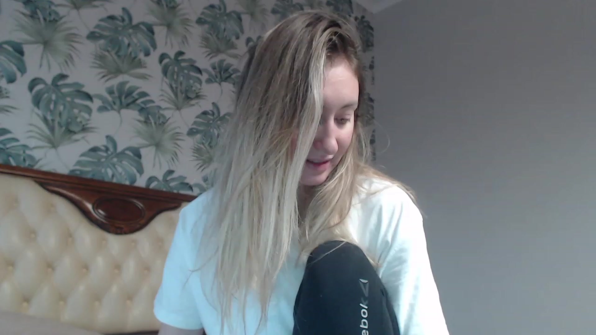 Gallery image thumbnail from Veronica_4u's myfreecams stream on, 12/04/2023, 07:46 image 17 of 20
