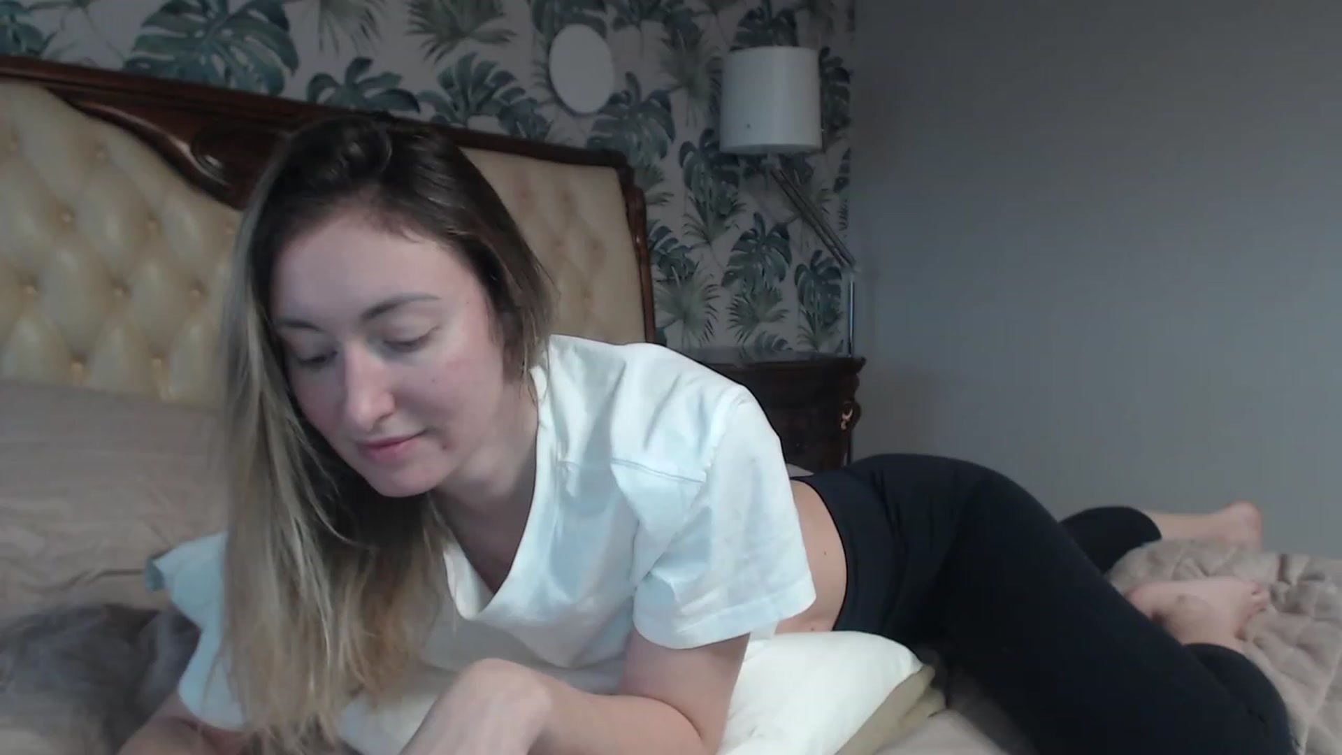 Gallery image thumbnail from Veronica_4u's myfreecams stream on, 12/04/2023, 07:46 image 6 of 20
