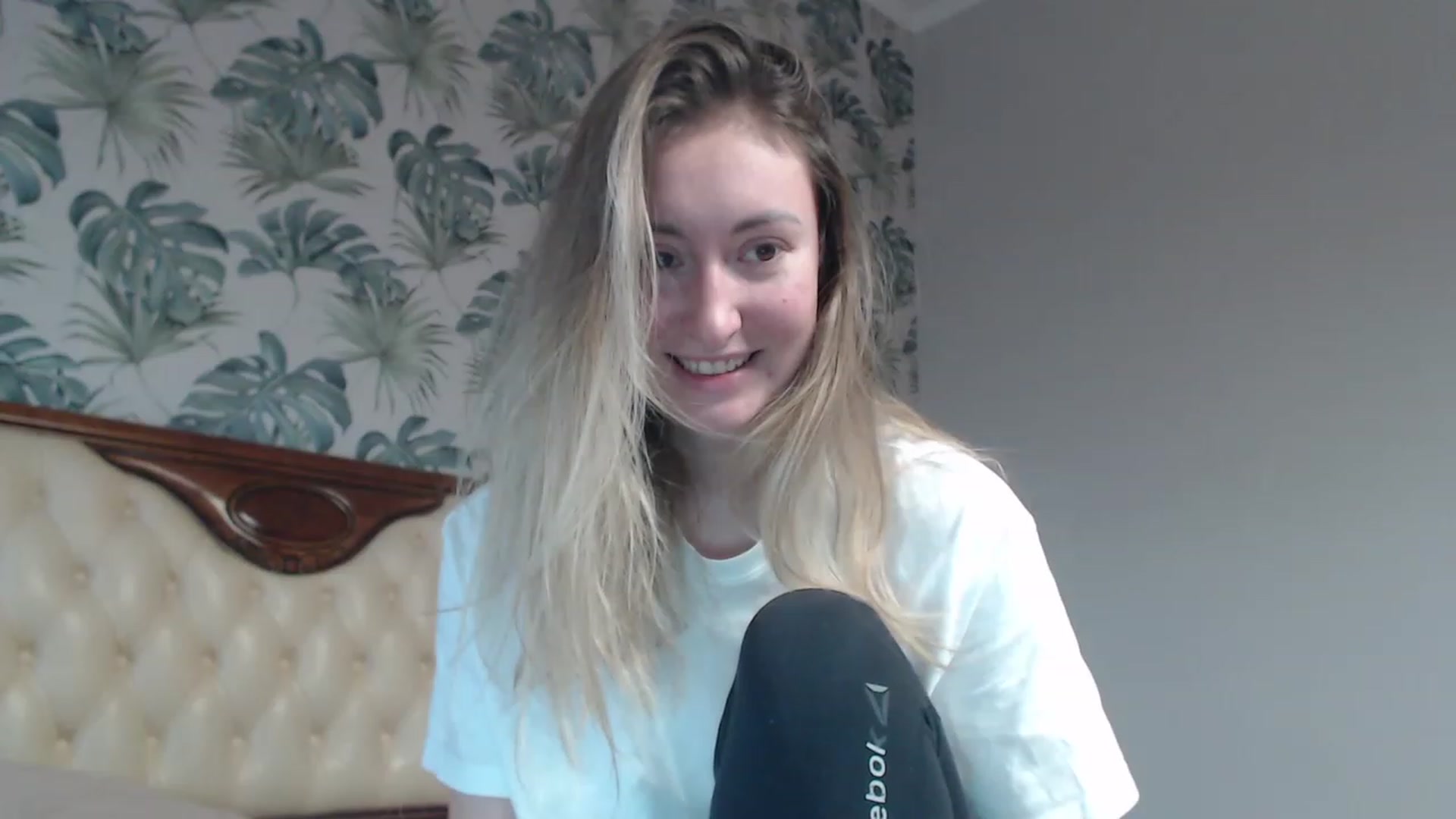 Gallery image thumbnail from Veronica_4u's myfreecams stream on, 12/04/2023, 07:46 image 12 of 20