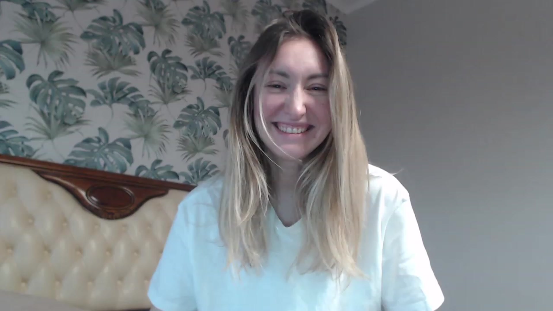 Gallery image thumbnail from Veronica_4u's myfreecams stream on, 12/04/2023, 07:46 image 11 of 20