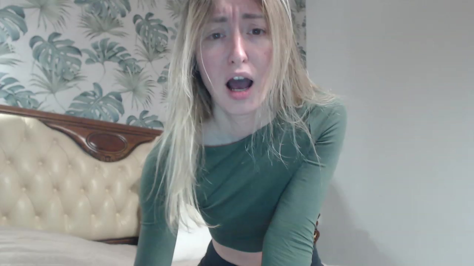 Gallery image thumbnail from Veronica_4u's myfreecams stream on, 12/06/2023, 18:40 image 12 of 20