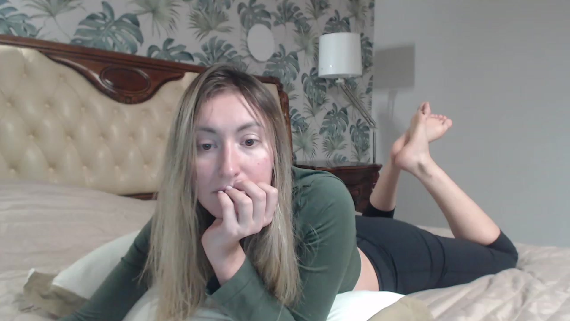 Gallery image thumbnail from Veronica_4u's myfreecams stream on, 12/06/2023, 18:40 image 4 of 20