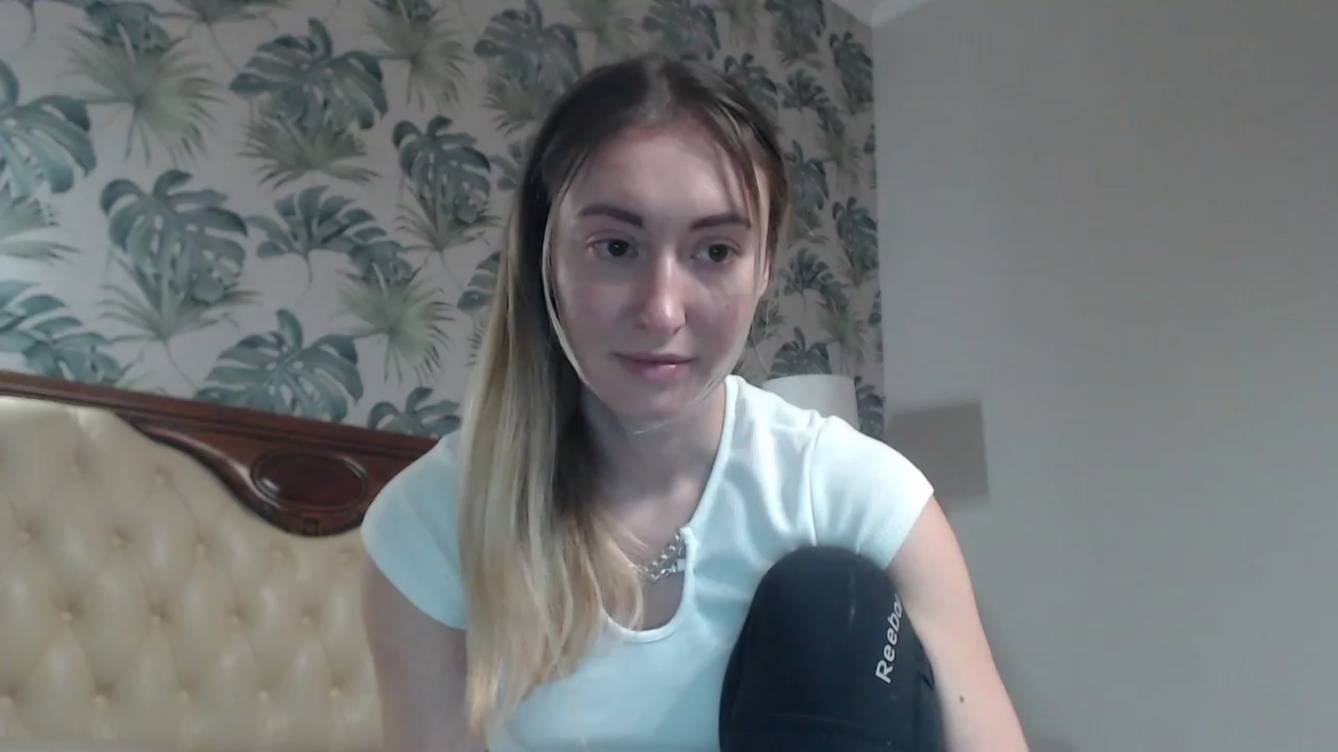 Gallery image thumbnail from Veronica_4u's myfreecams stream on, 12/10/2023, 17:15 image 9 of 20