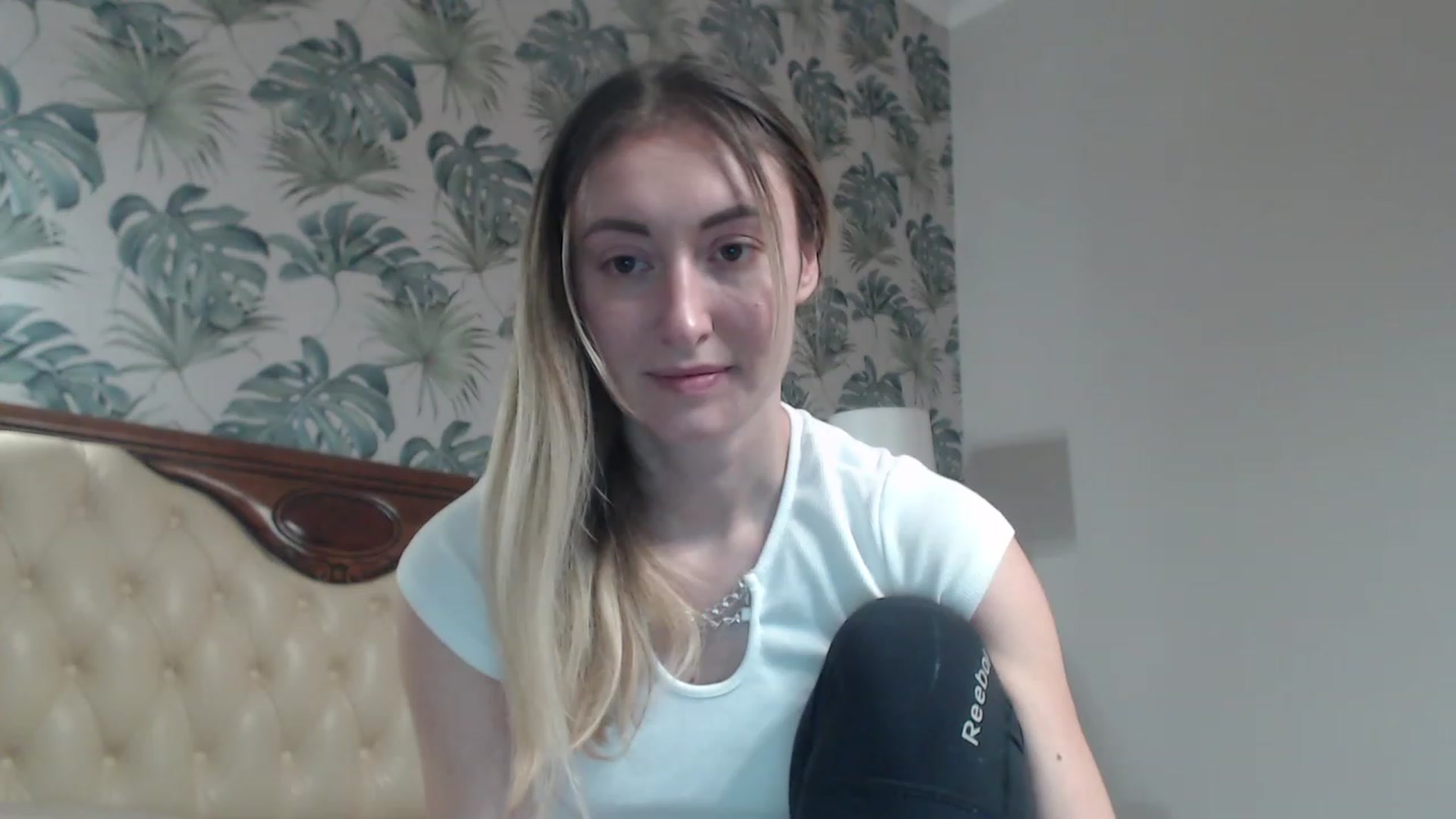 Gallery image thumbnail from Veronica_4u's myfreecams stream on, 12/10/2023, 17:15 image 10 of 20
