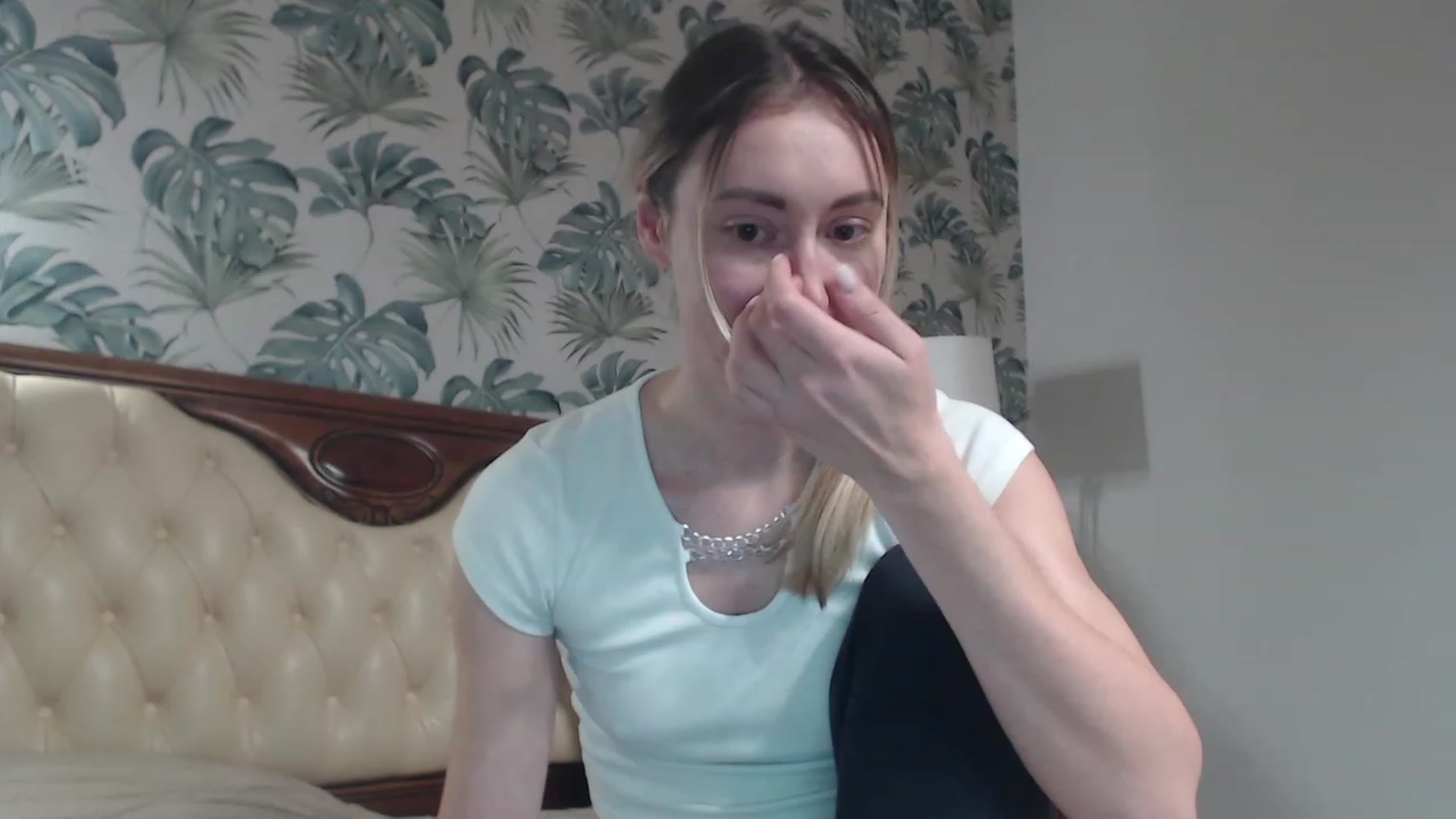 Gallery image thumbnail from Veronica_4u's myfreecams stream on, 12/10/2023, 17:15 image 1 of 20