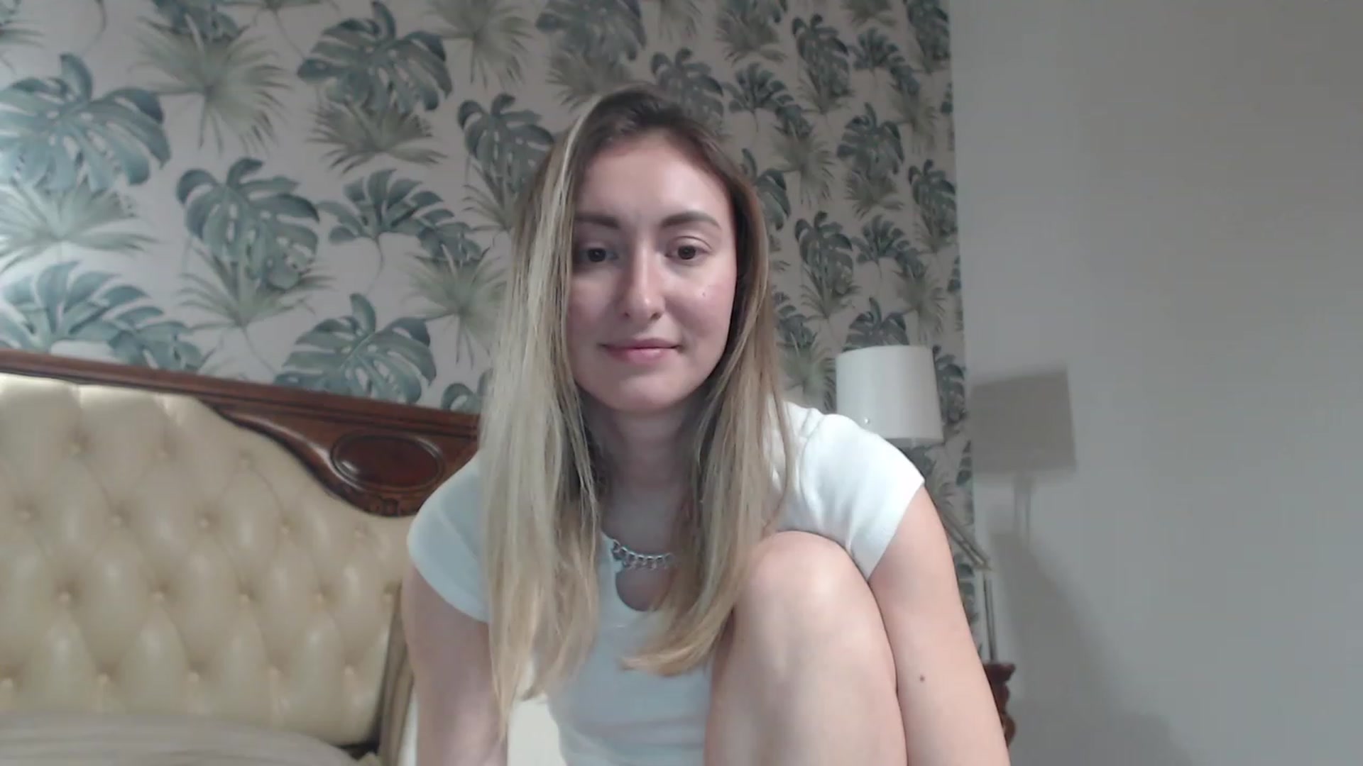 Gallery image thumbnail from Veronica_4u's myfreecams stream on, 12/10/2023, 18:35 image 10 of 20