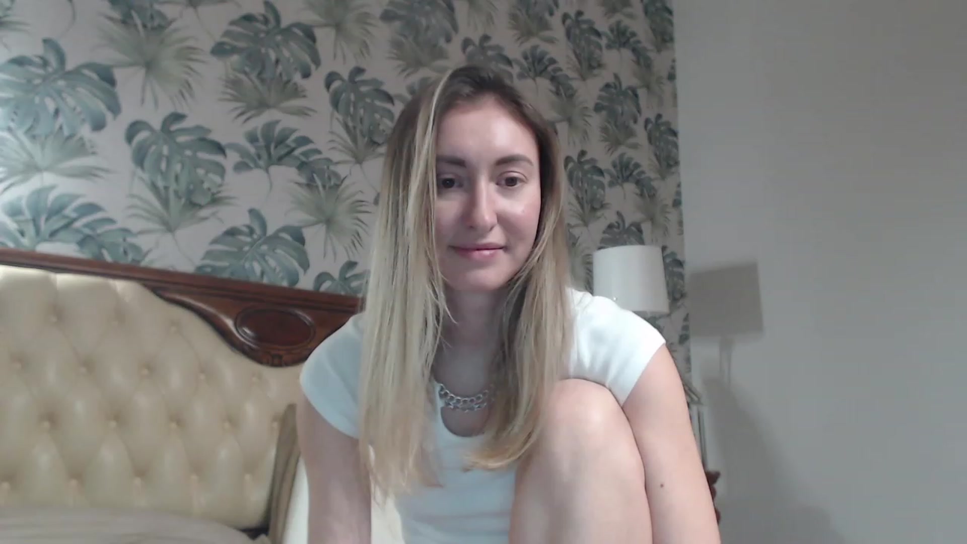 Gallery image thumbnail from Veronica_4u's myfreecams stream on, 12/10/2023, 18:35 image 12 of 20