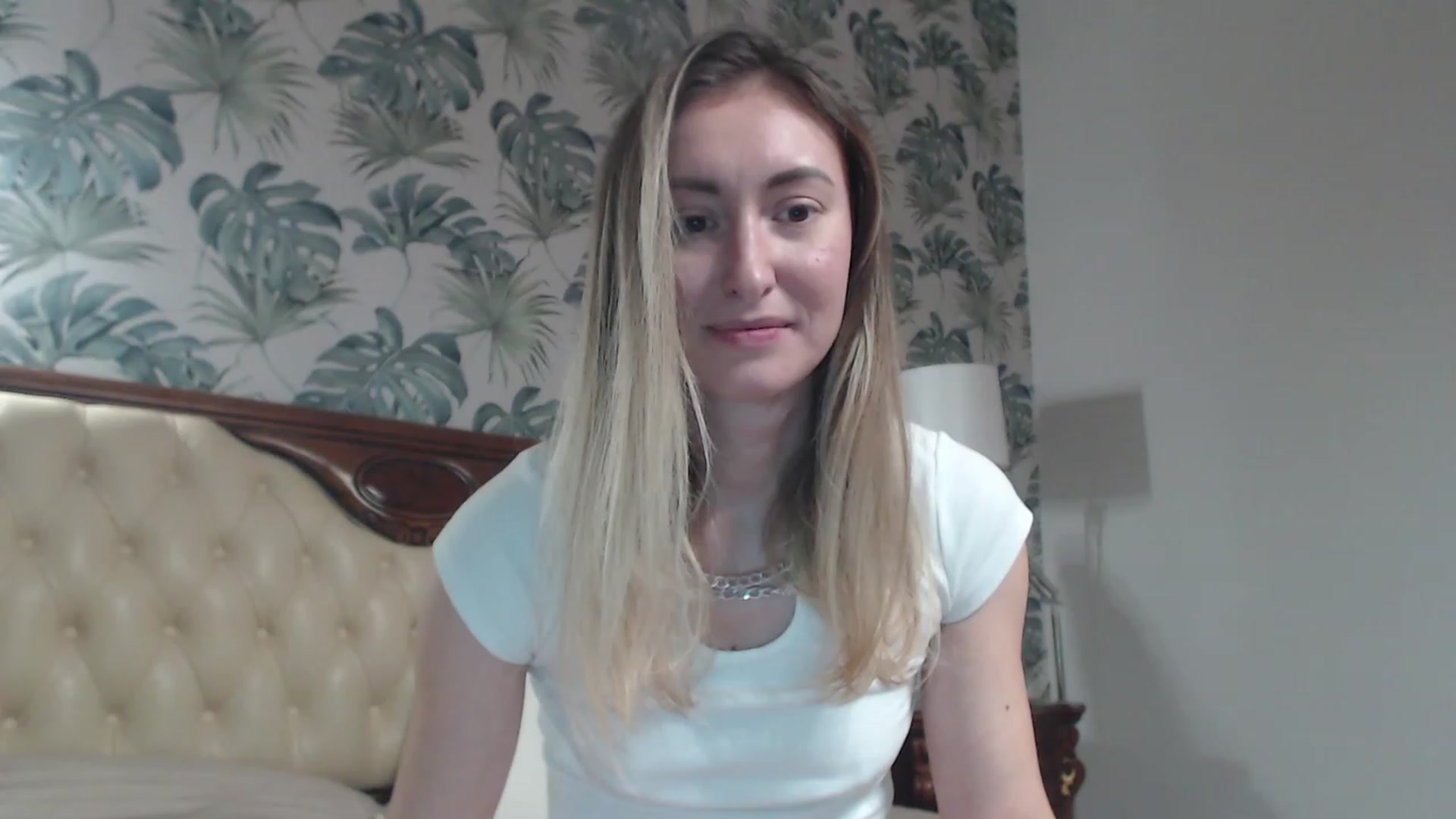 Gallery image thumbnail from Veronica_4u's myfreecams stream on, 12/10/2023, 18:35 image 19 of 20