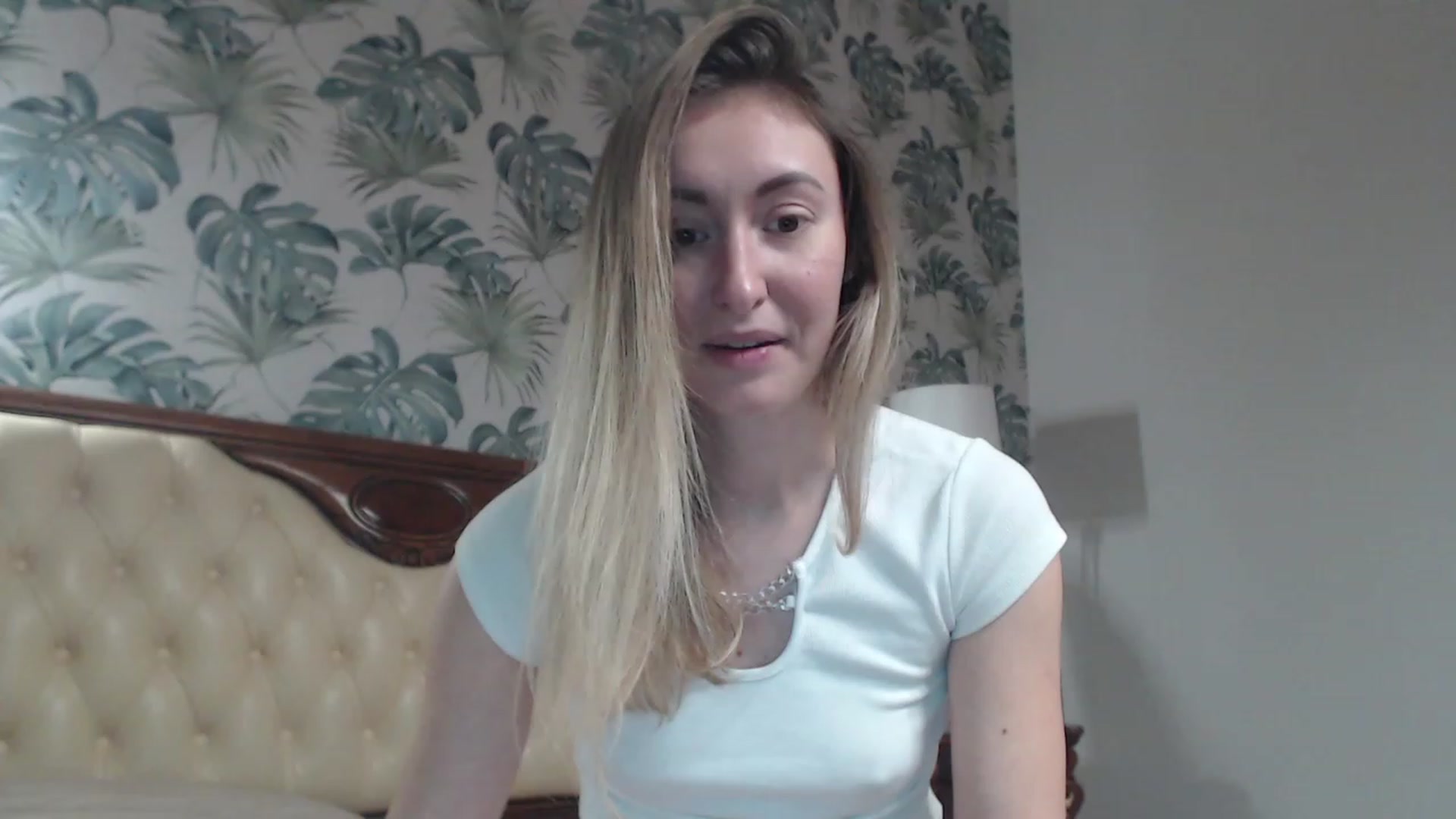 Gallery image thumbnail from Veronica_4u's myfreecams stream on, 12/10/2023, 18:35 image 2 of 20