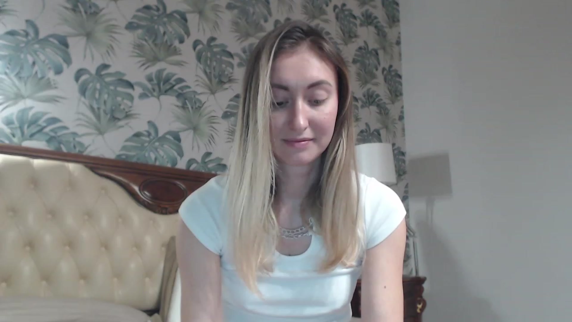 Gallery image thumbnail from Veronica_4u's myfreecams stream on, 12/10/2023, 18:35 image 20 of 20