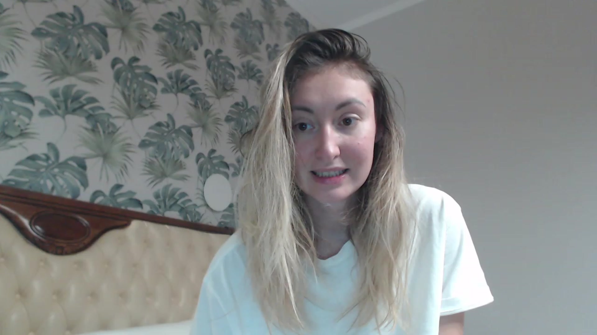 Gallery image thumbnail from Veronica_4u's myfreecams stream on, 12/16/2023, 16:39 image 6 of 20