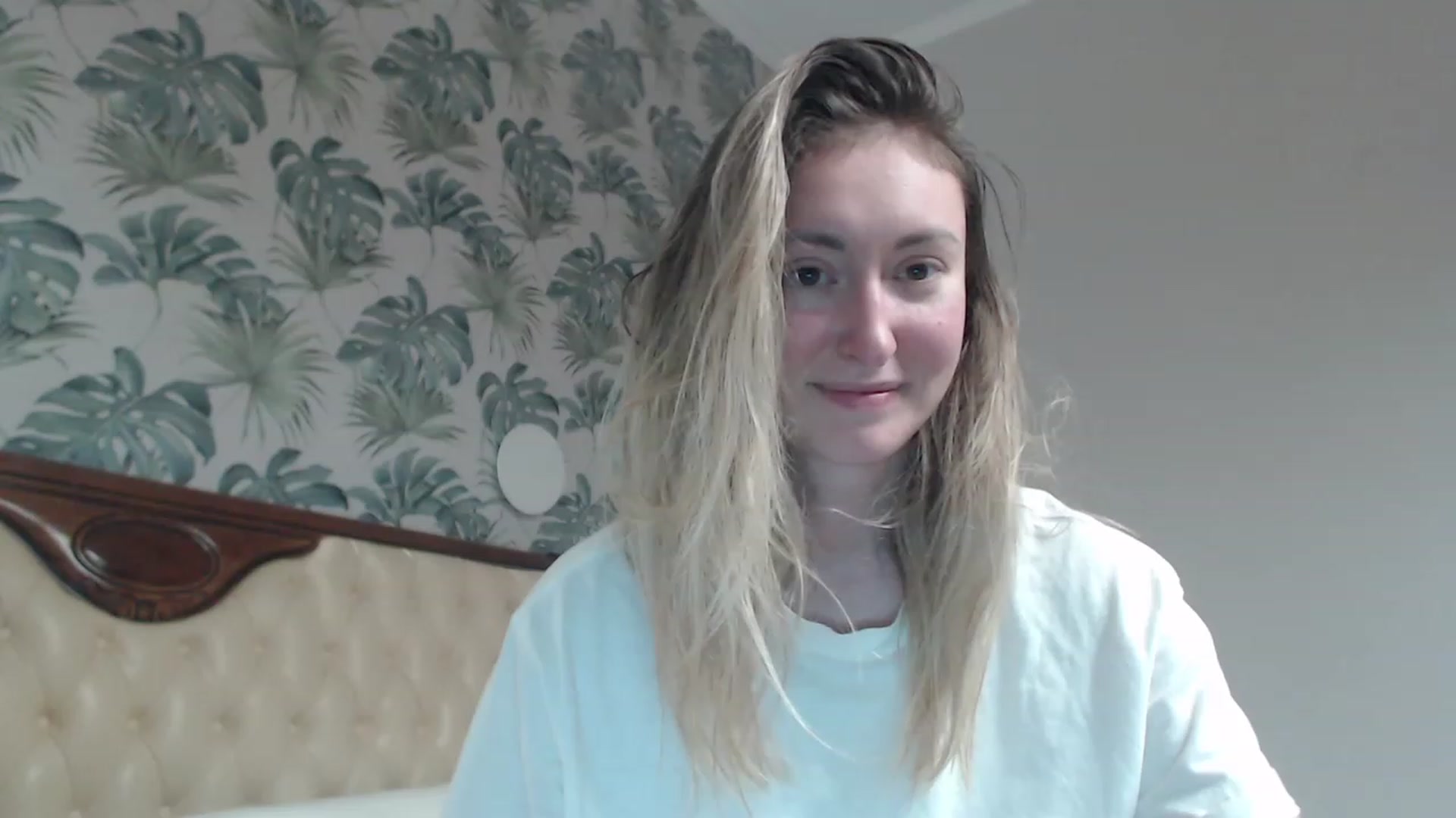 Gallery image thumbnail from Veronica_4u's myfreecams stream on, 12/16/2023, 16:39 image 1 of 20