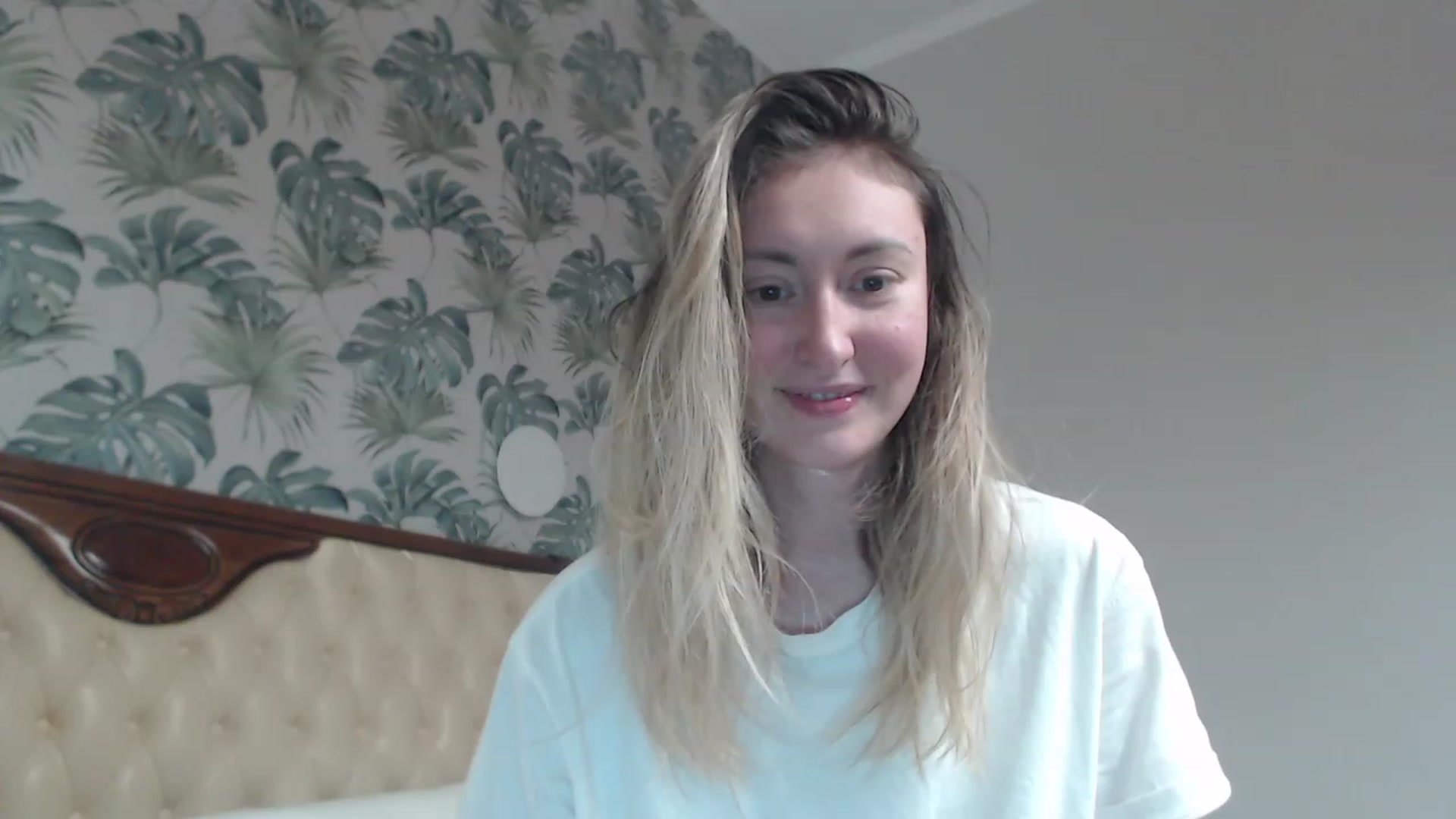 Gallery image thumbnail from Veronica_4u's myfreecams stream on, 12/16/2023, 16:39 image 4 of 20